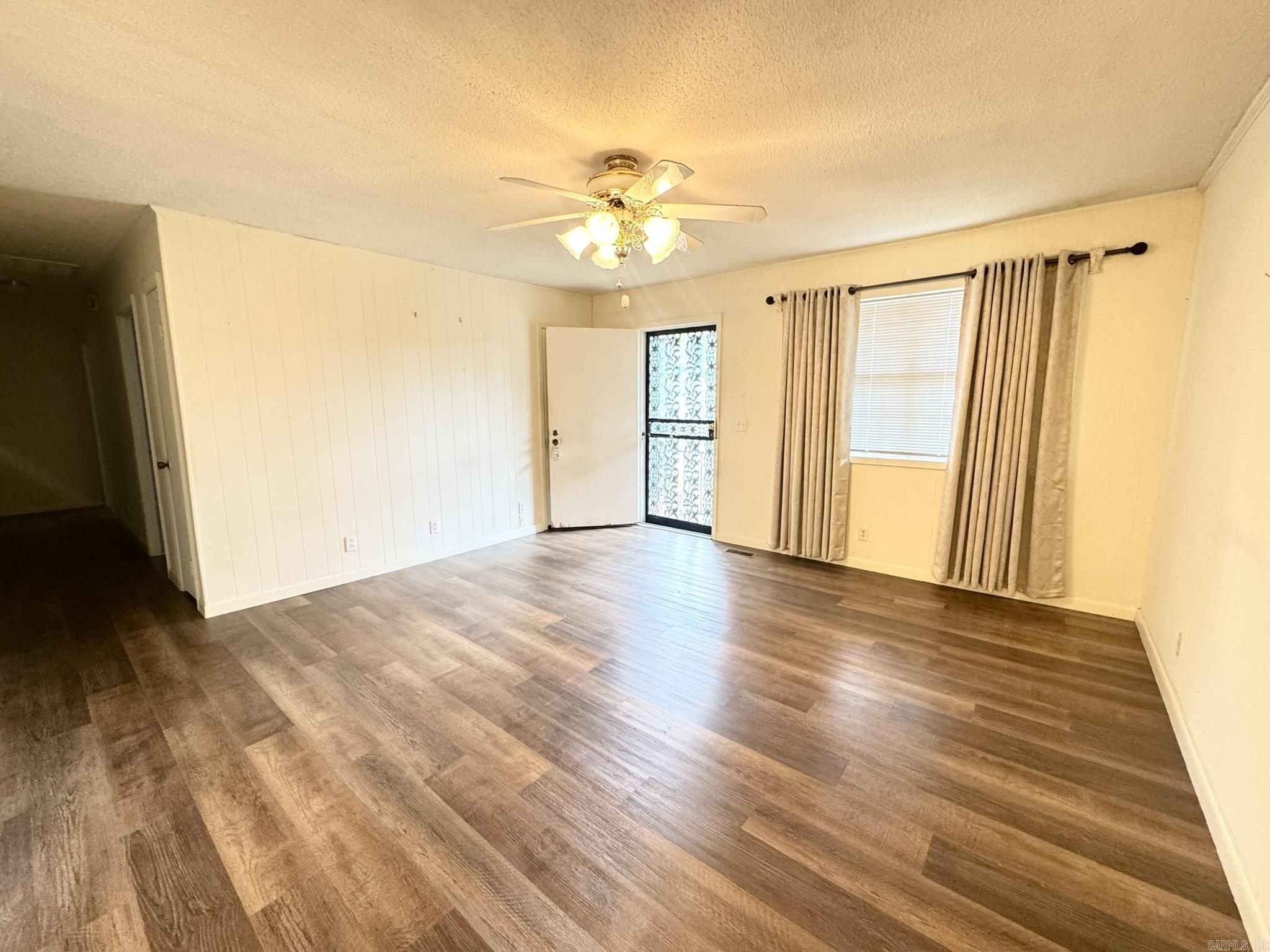 LANCASTER WESTERN - Residential