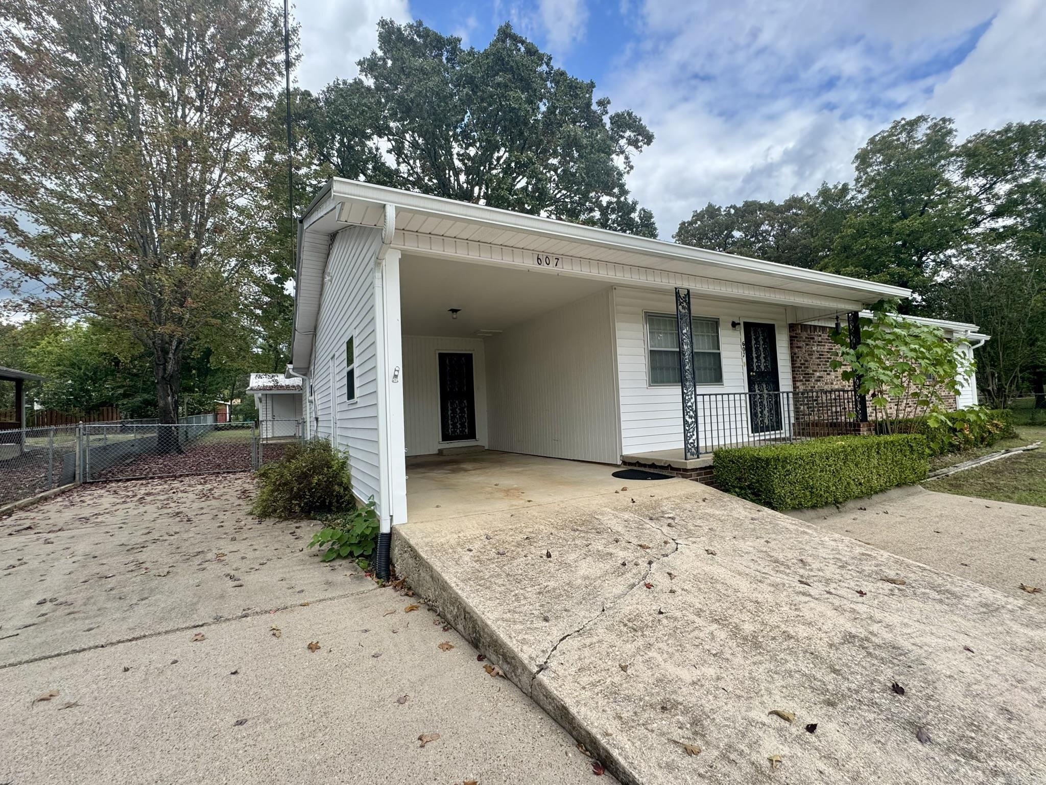 LANCASTER WESTERN - Residential