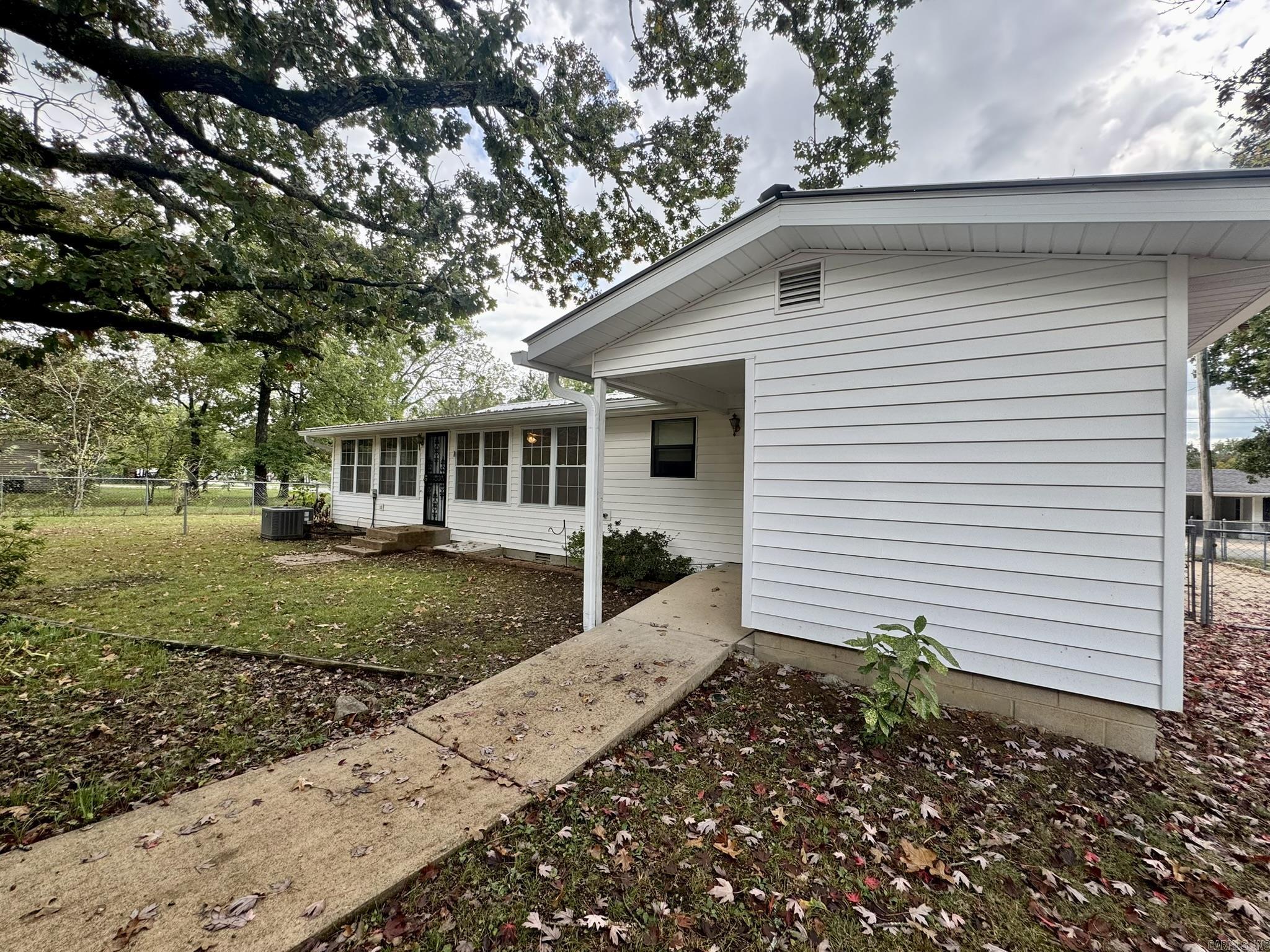 LANCASTER WESTERN - Residential