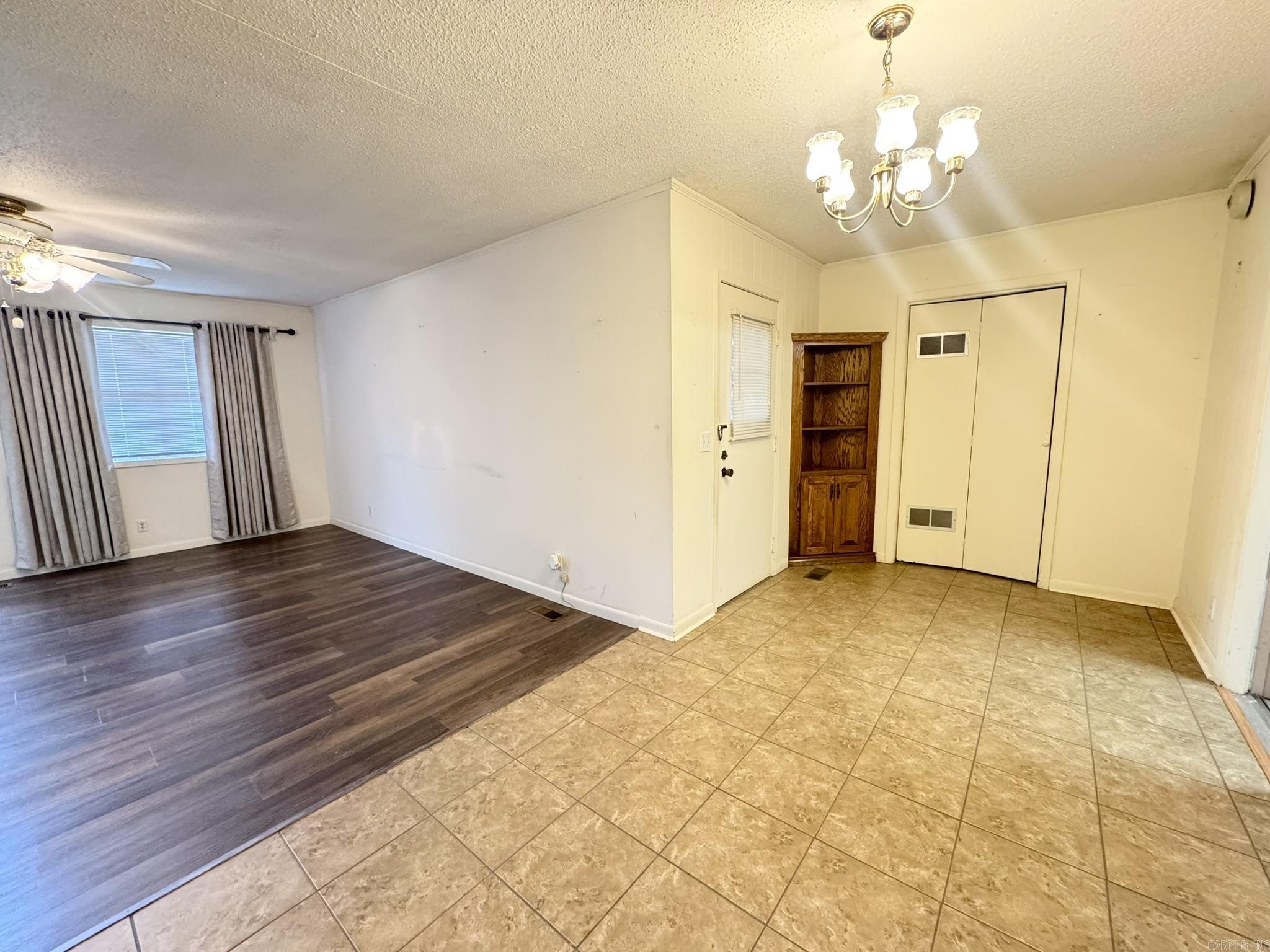 LANCASTER WESTERN - Residential