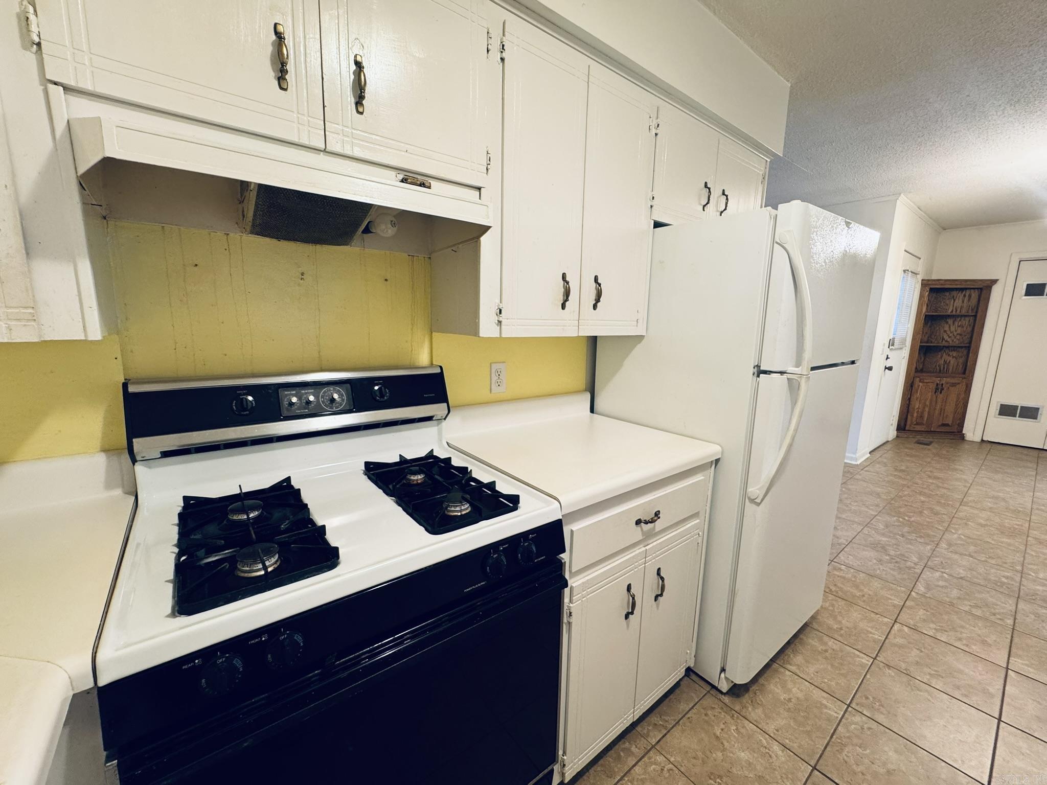 LANCASTER WESTERN - Residential