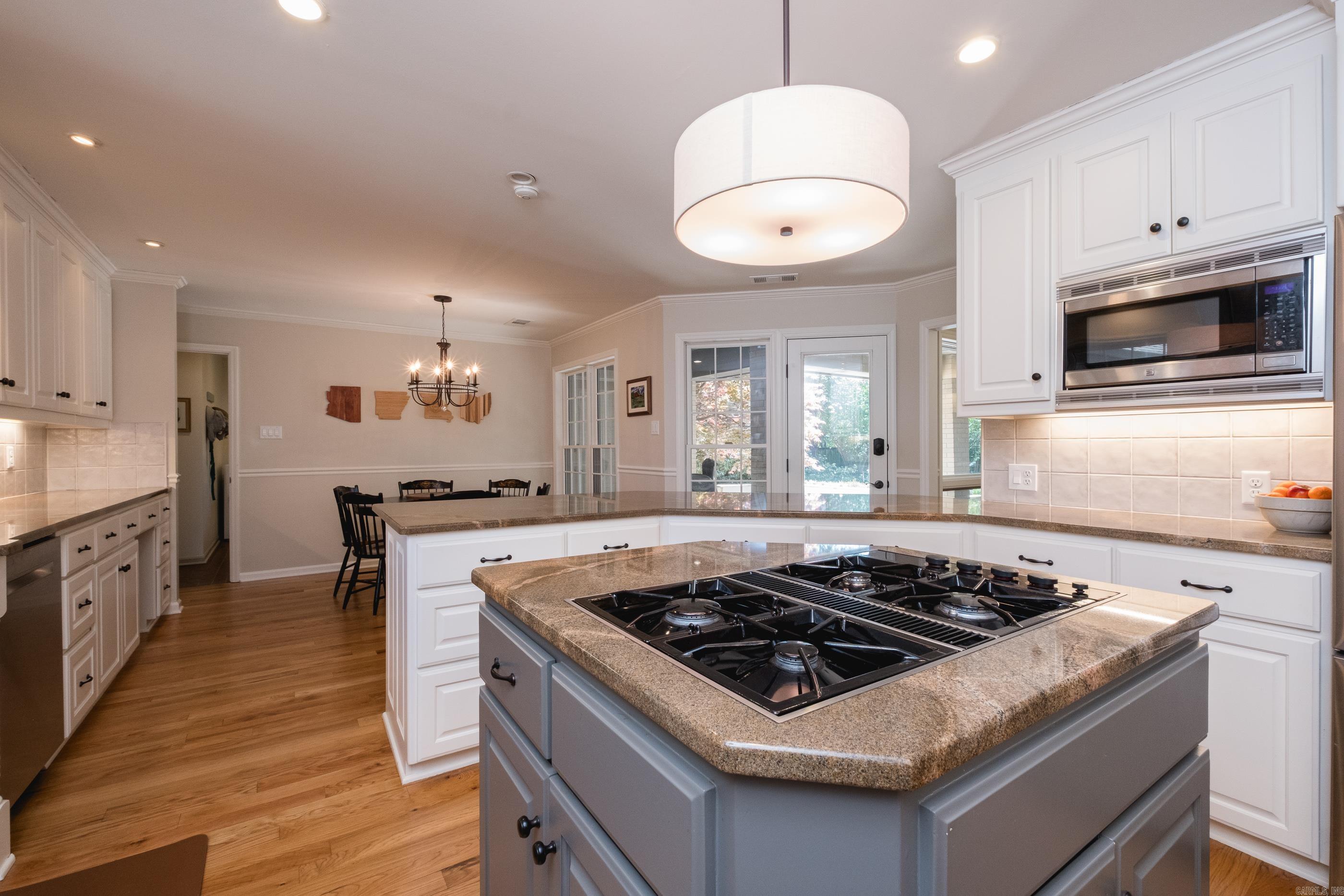 CHENAL VALLEY CHENAL CIRCLE - Residential