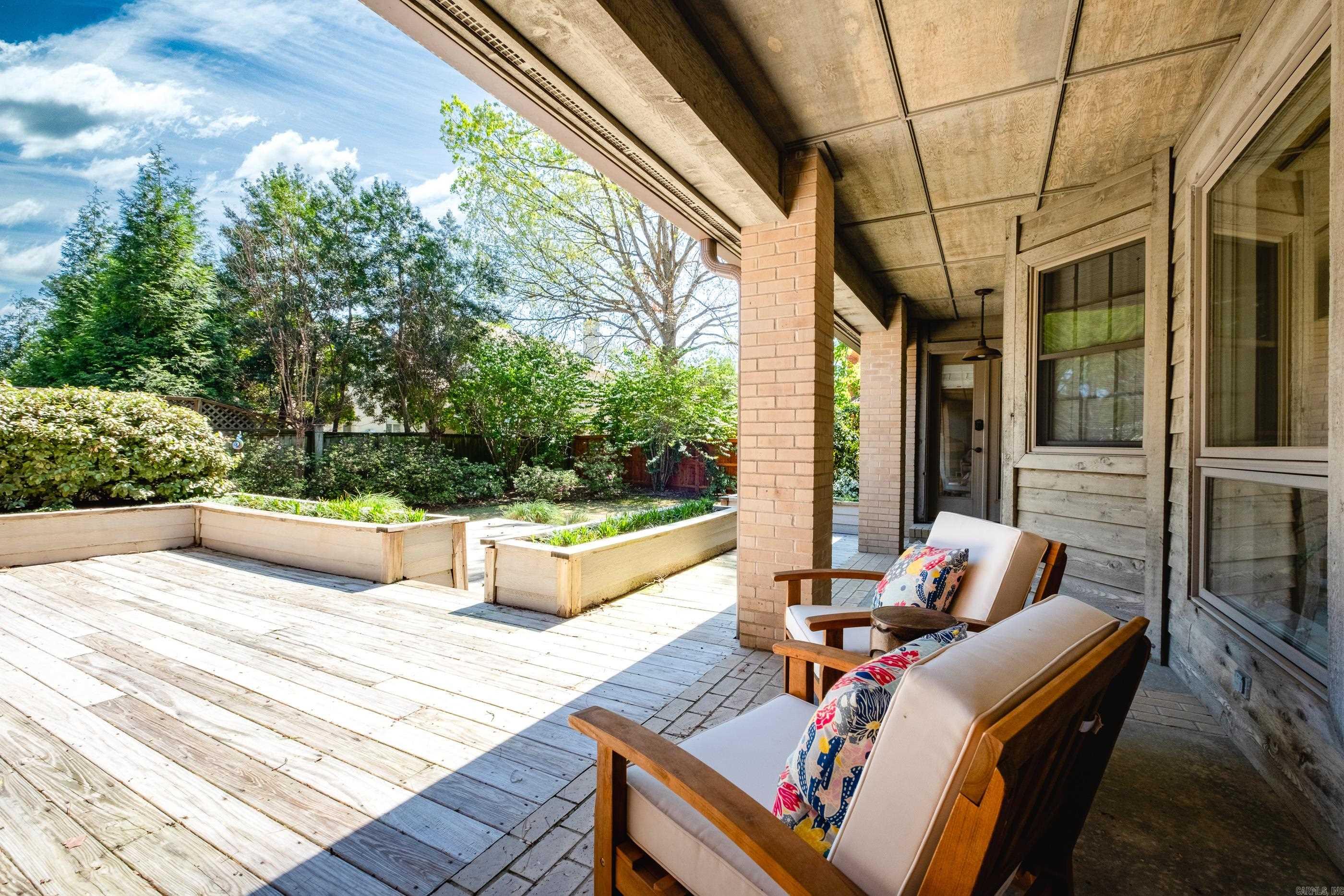 CHENAL VALLEY CHENAL CIRCLE - Residential