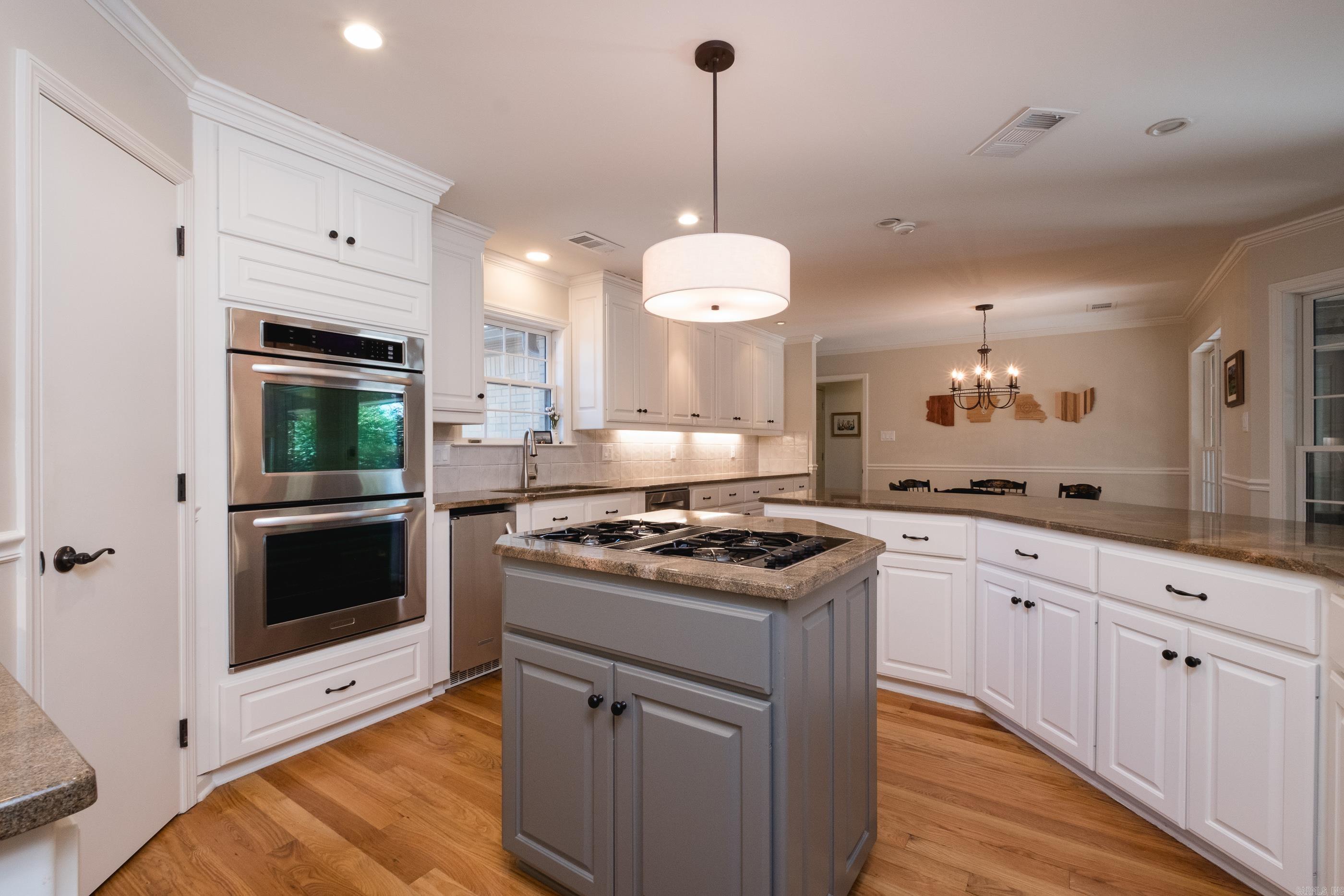 CHENAL VALLEY CHENAL CIRCLE - Residential