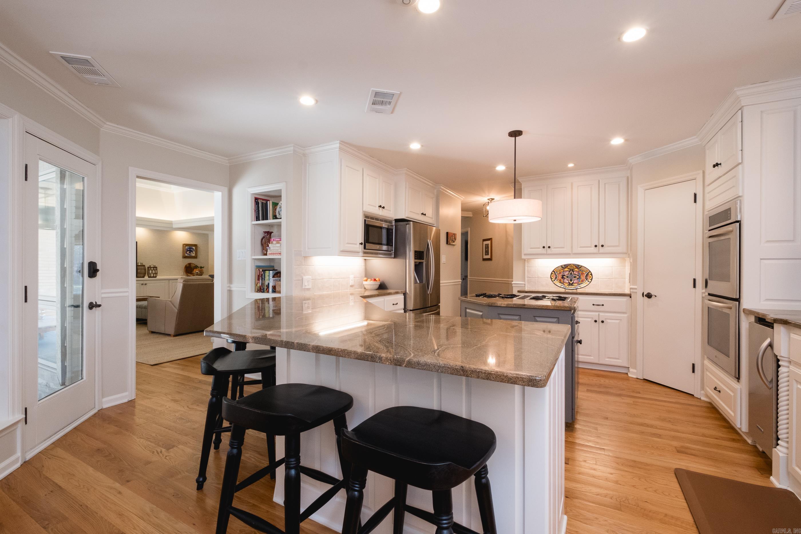CHENAL VALLEY CHENAL CIRCLE - Residential