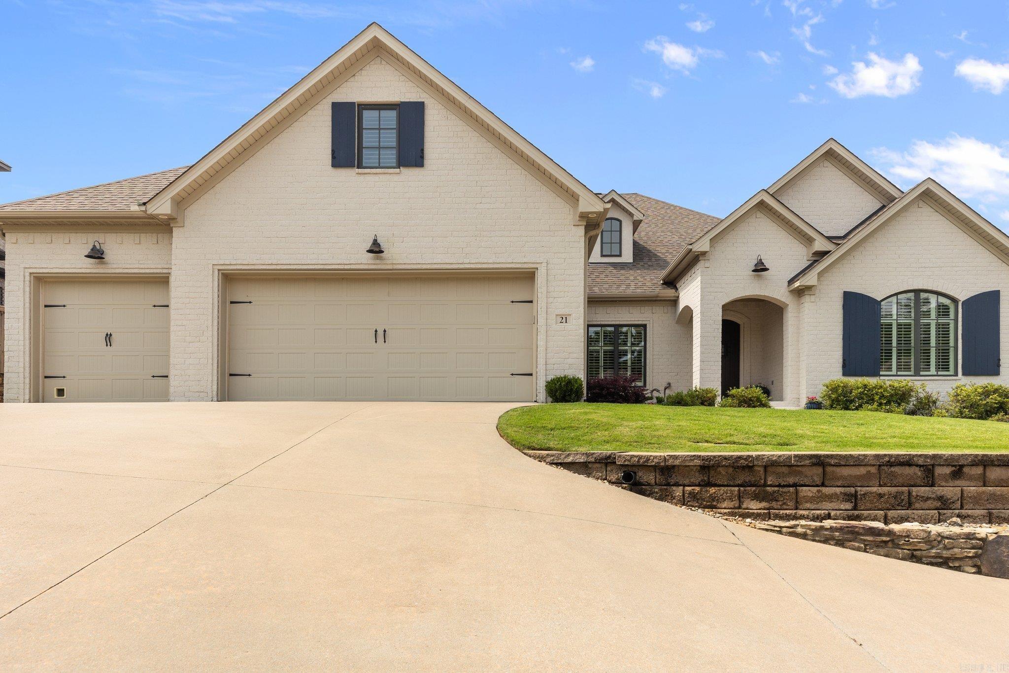 CHENAL VALLEY "MIRABEL COURT" - Residential