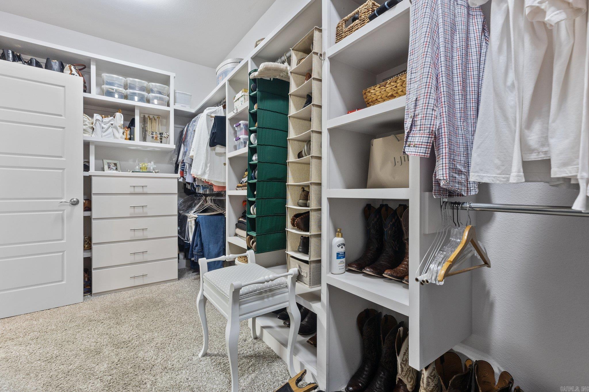 CHENAL VALLEY "MIRABEL COURT" - Residential