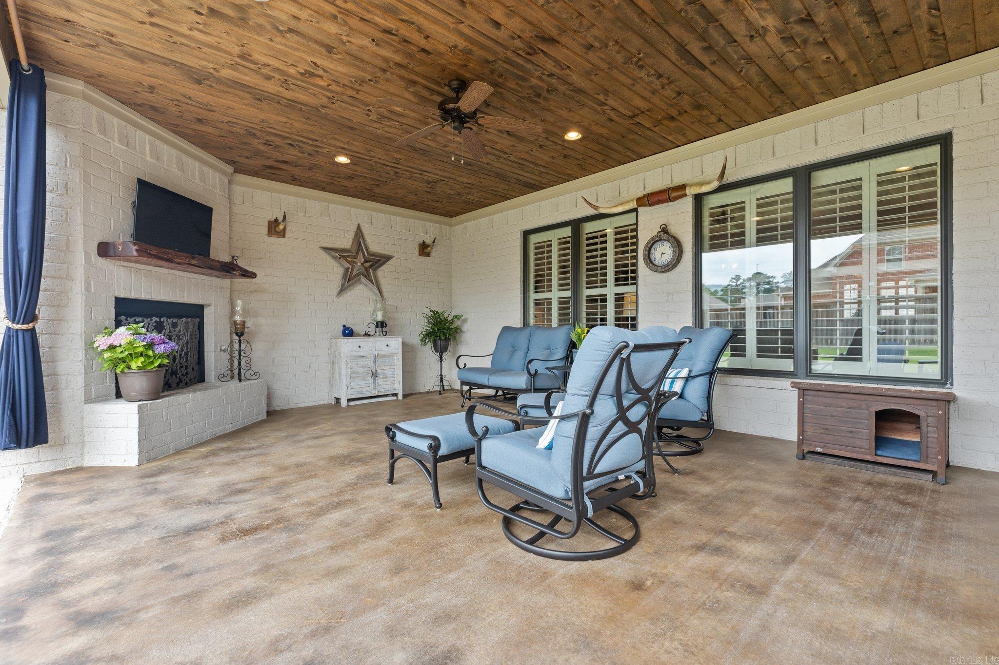 CHENAL VALLEY "MIRABEL COURT" - Residential