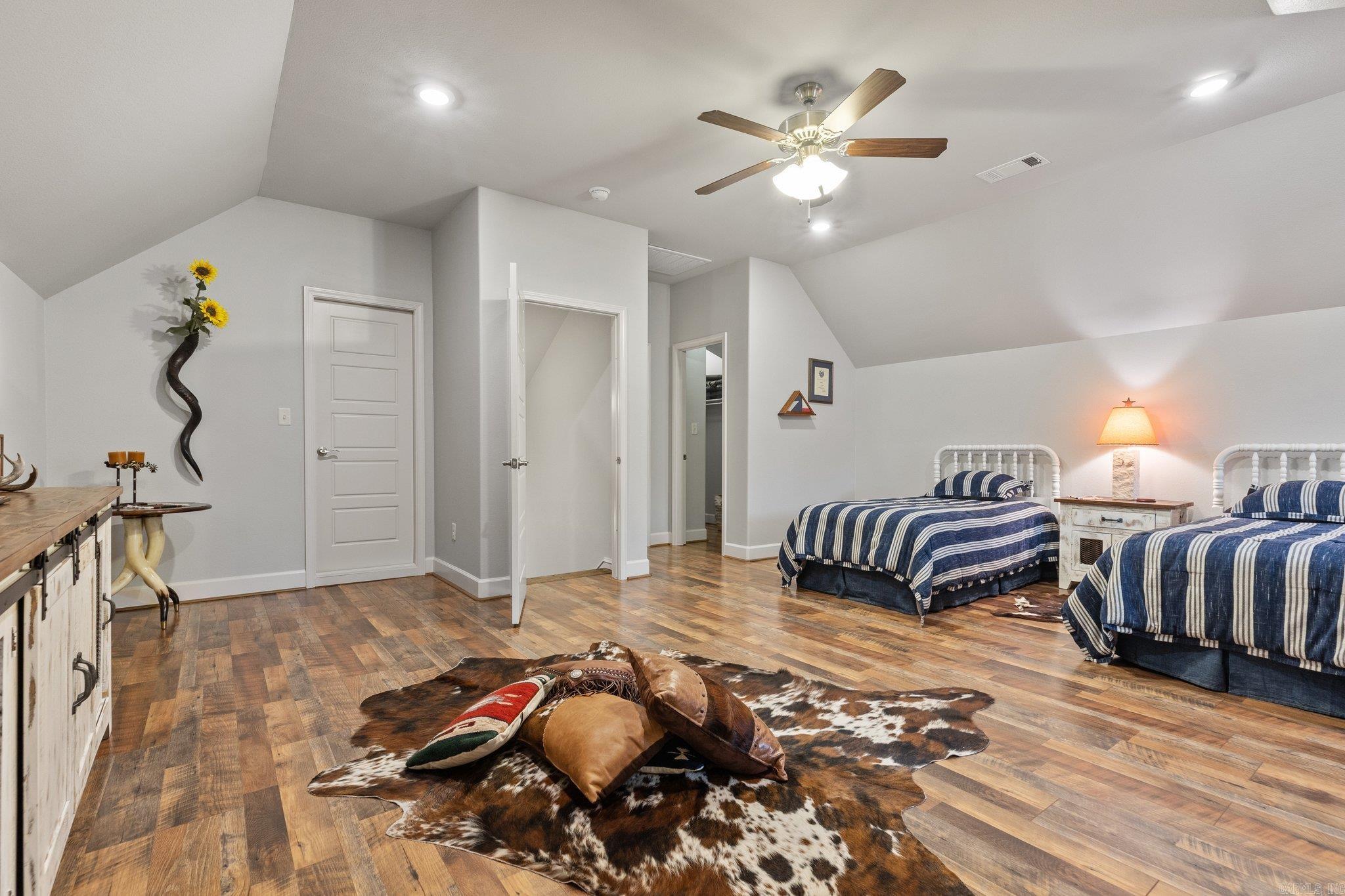 CHENAL VALLEY "MIRABEL COURT" - Residential