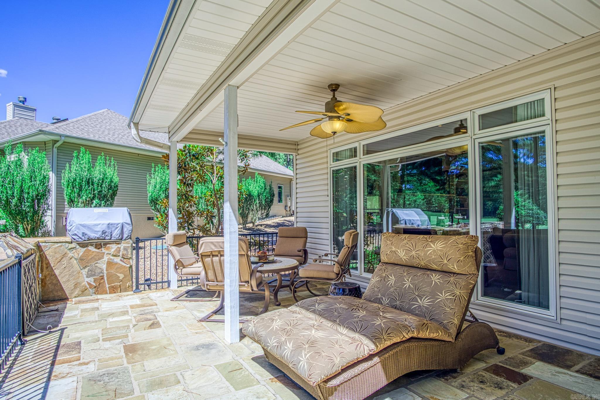 ISABELLA COURTS - Residential