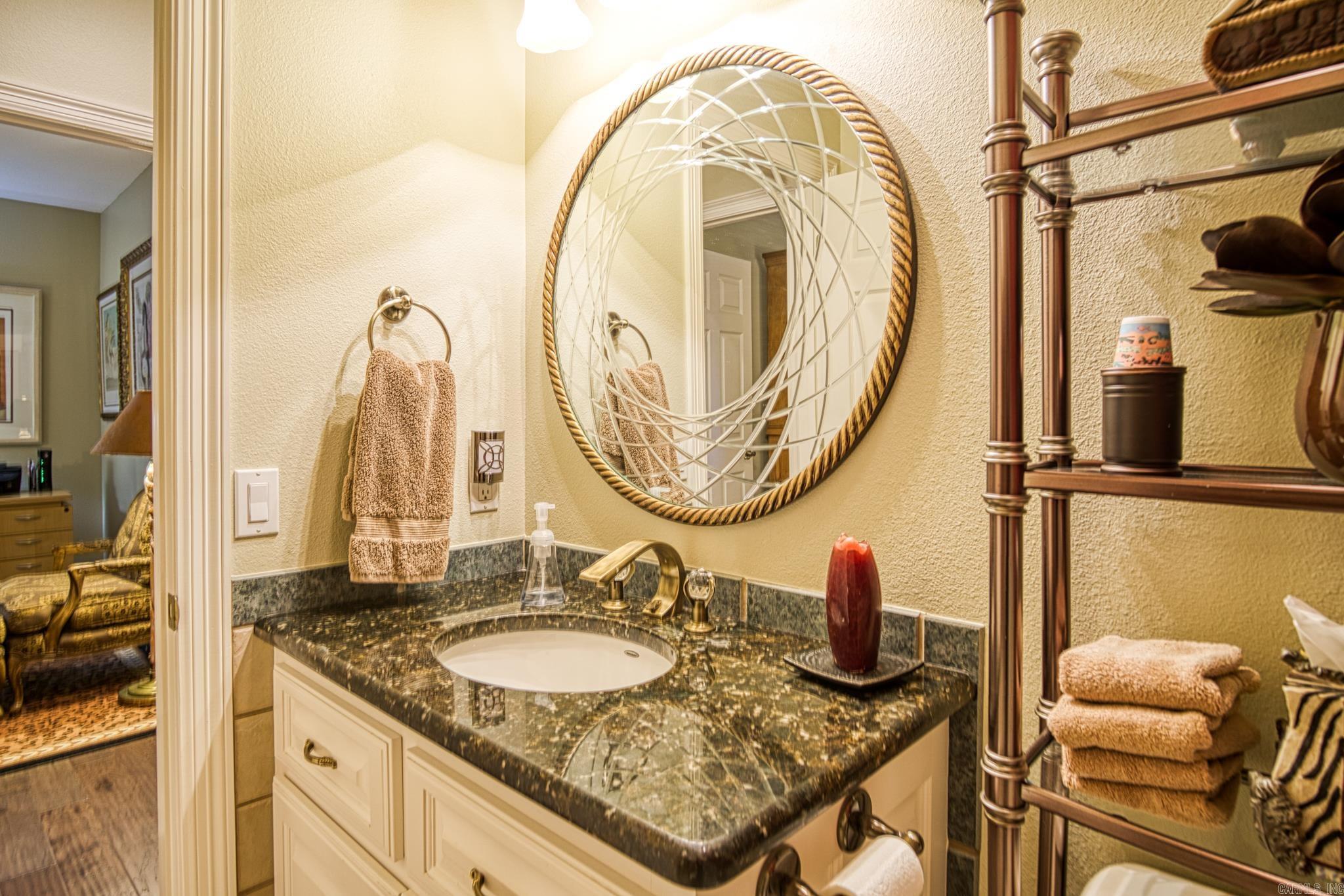 ISABELLA COURTS - Residential