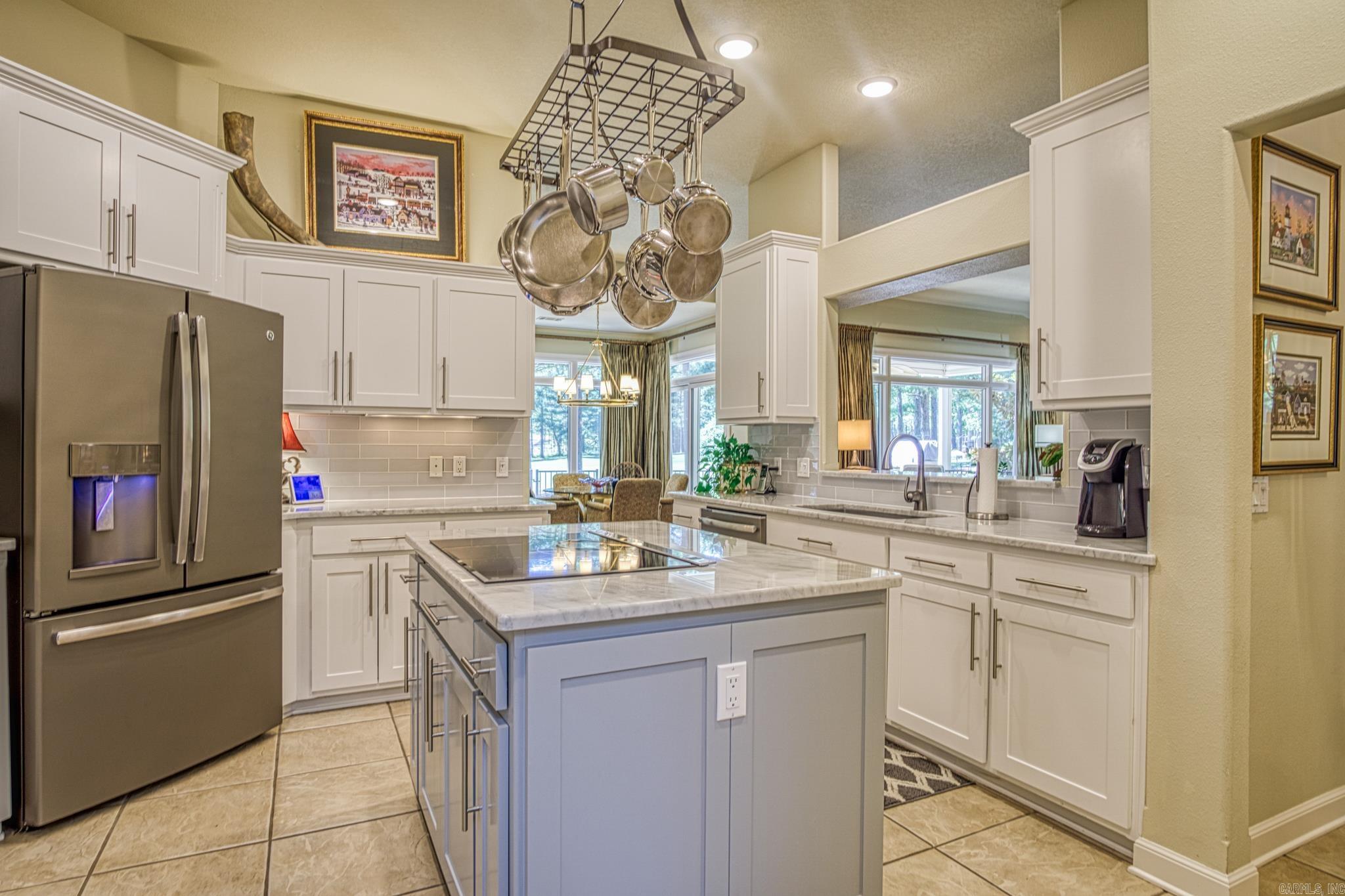 ISABELLA COURTS - Residential