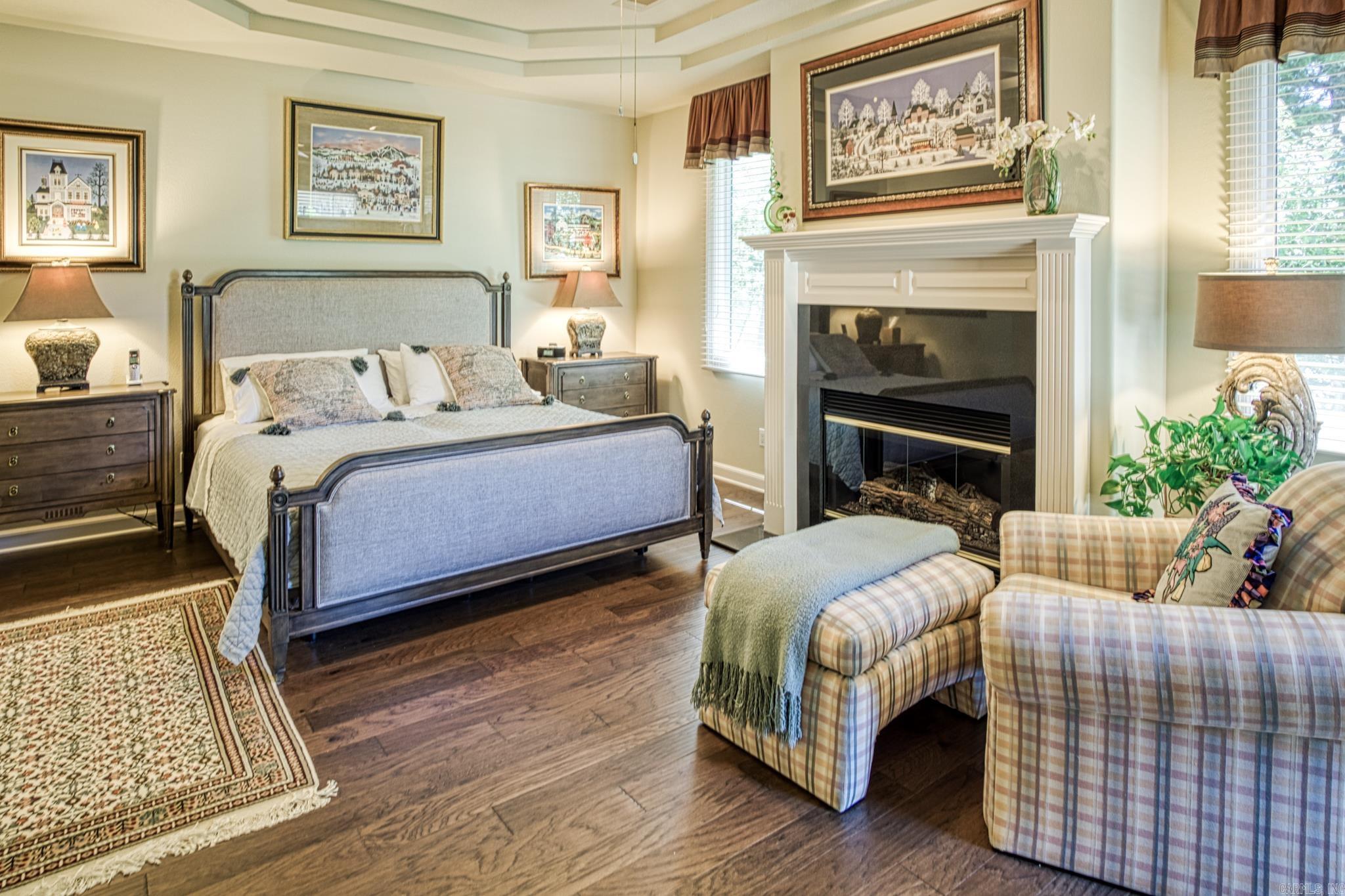 ISABELLA COURTS - Residential