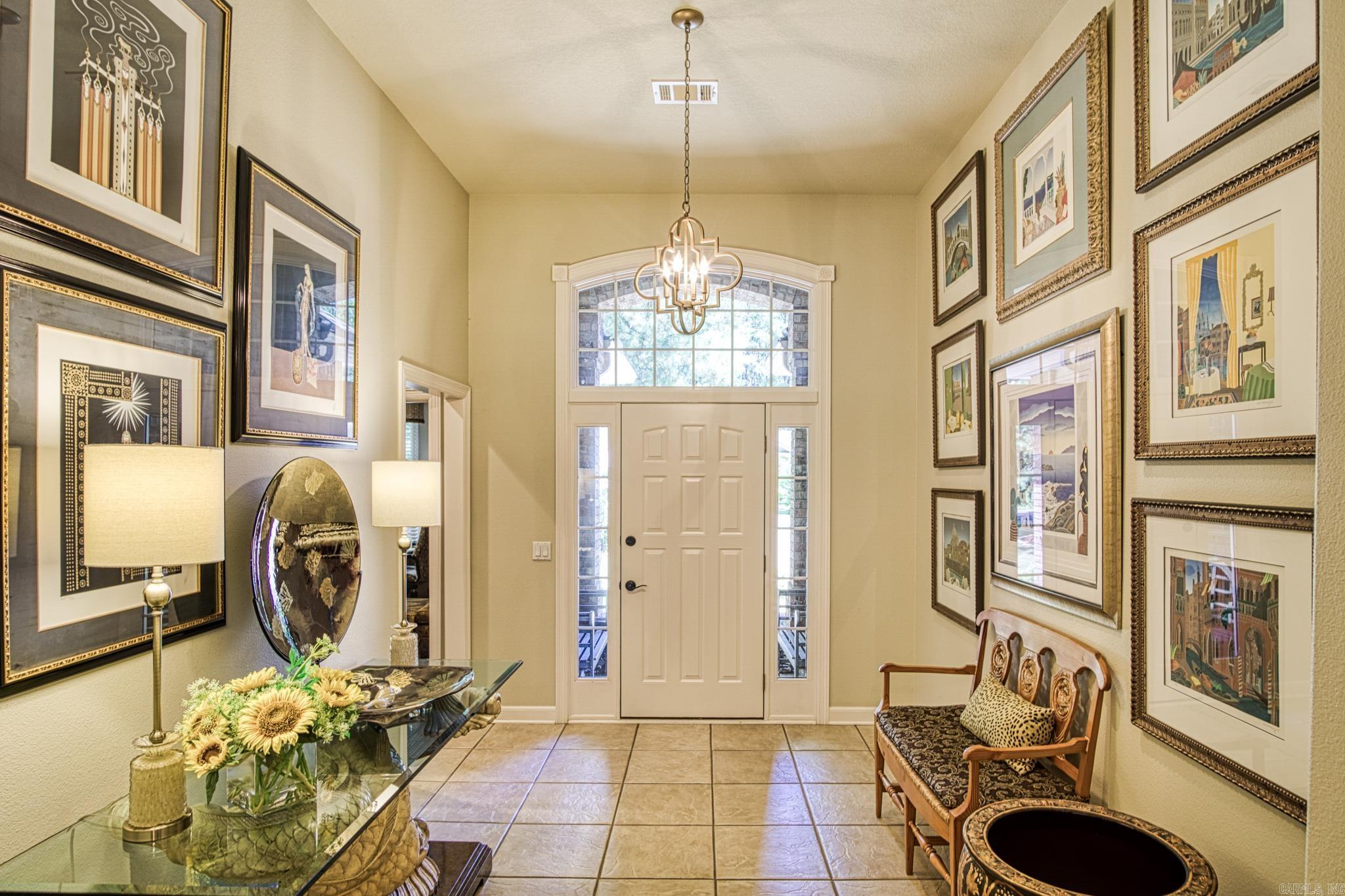 ISABELLA COURTS - Residential