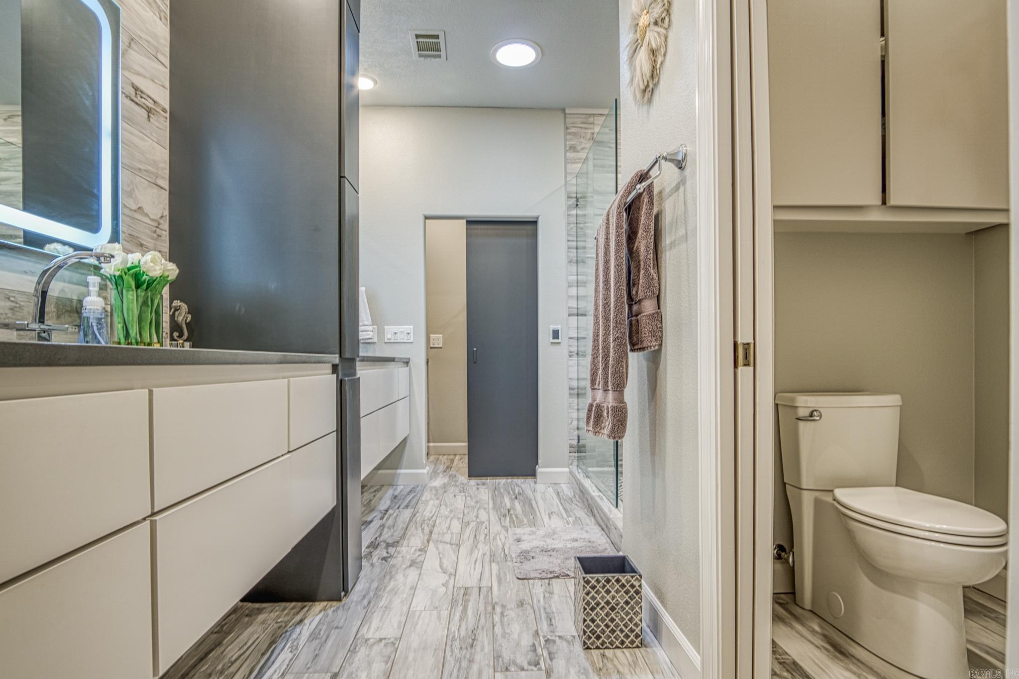 ISABELLA COURTS - Residential