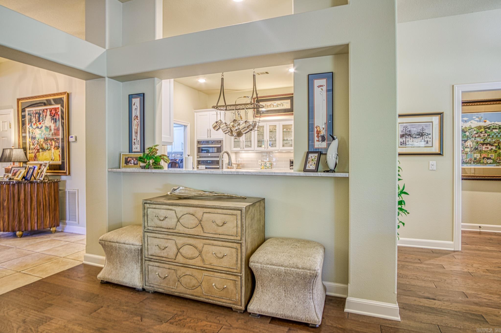 ISABELLA COURTS - Residential