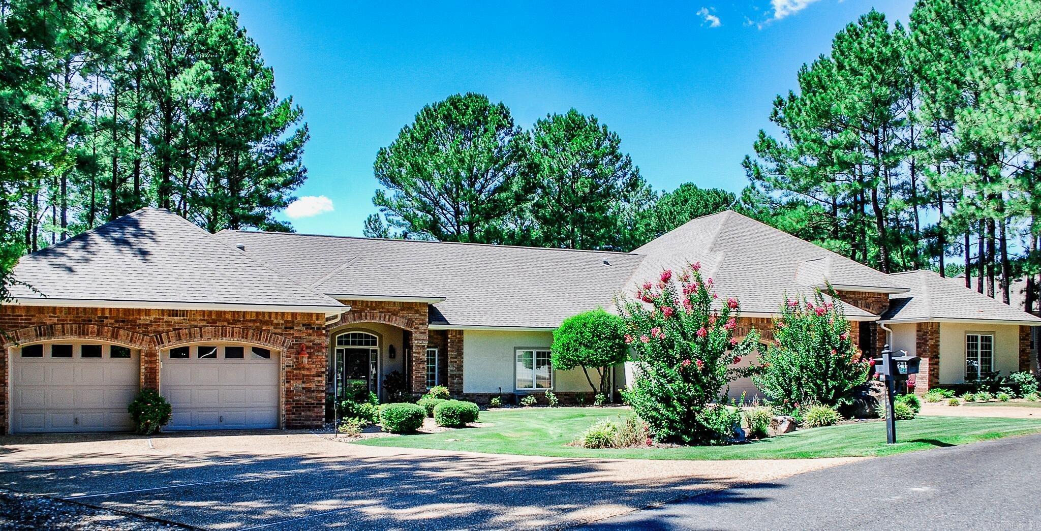 ISABELLA COURTS - Residential