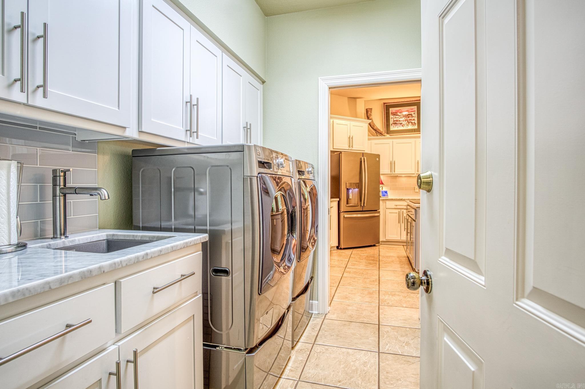 ISABELLA COURTS - Residential