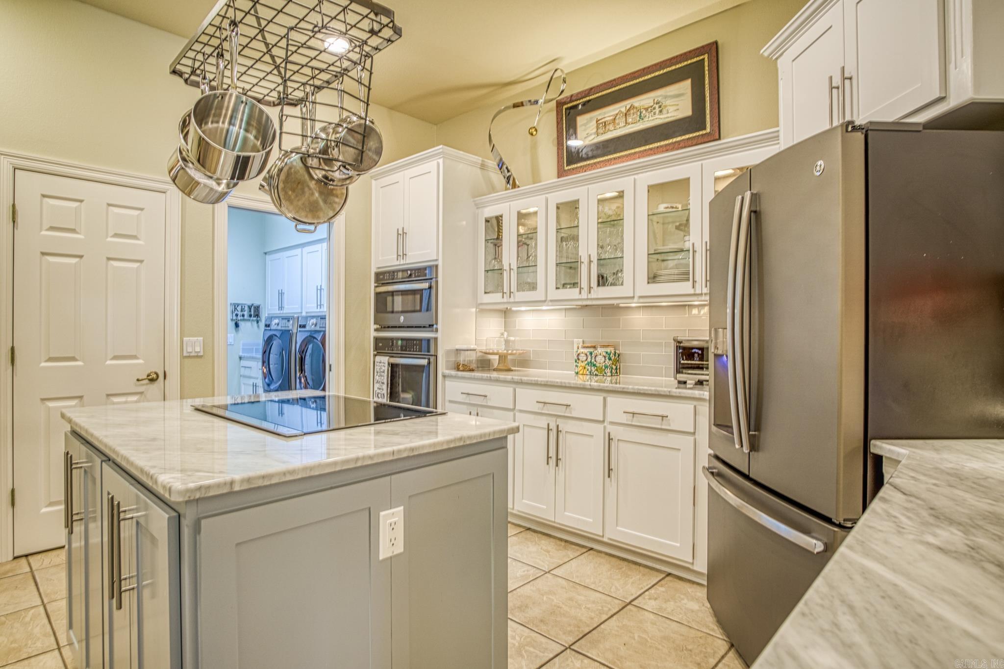 ISABELLA COURTS - Residential