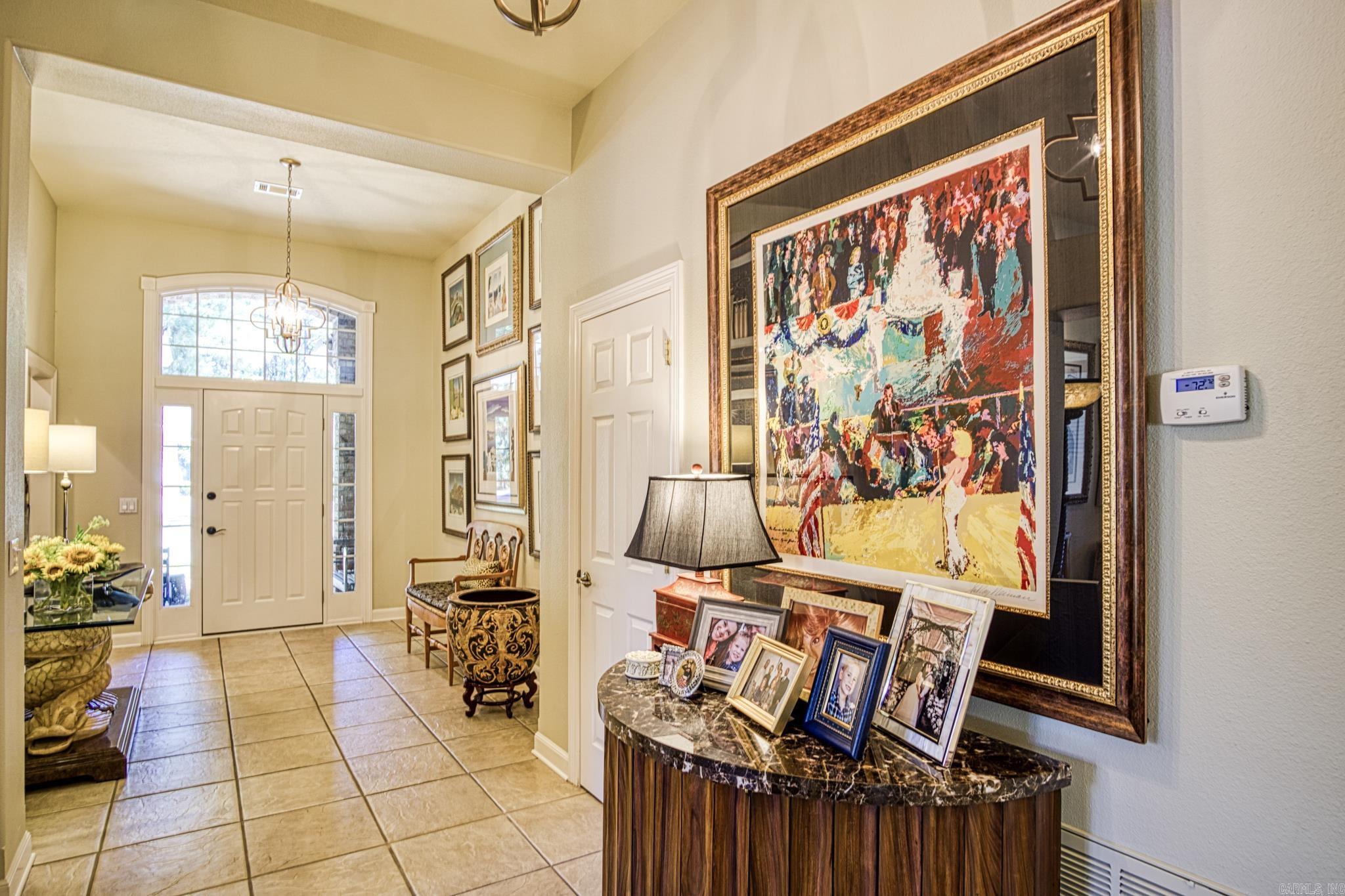 ISABELLA COURTS - Residential