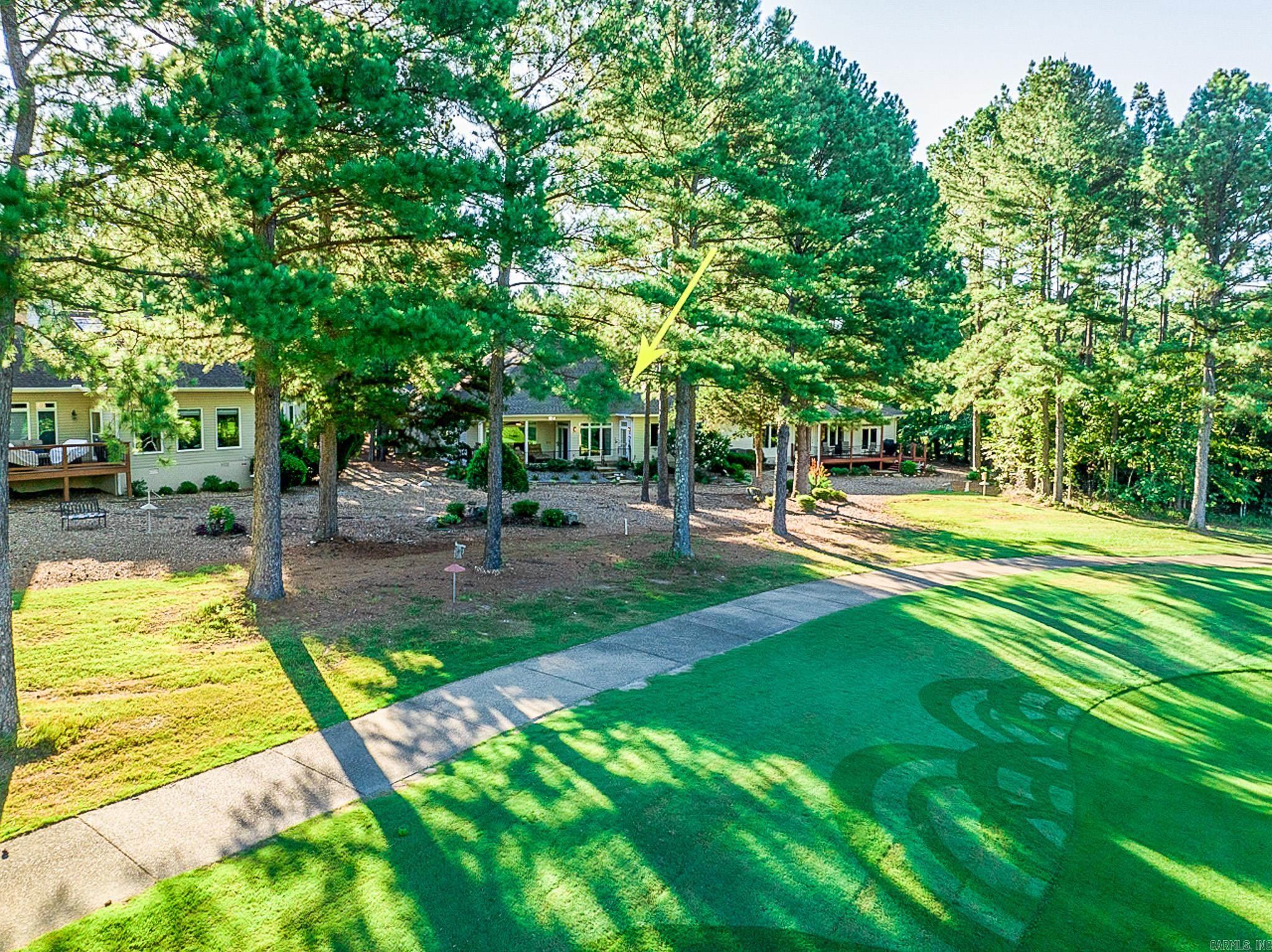 ISABELLA COURTS - Residential