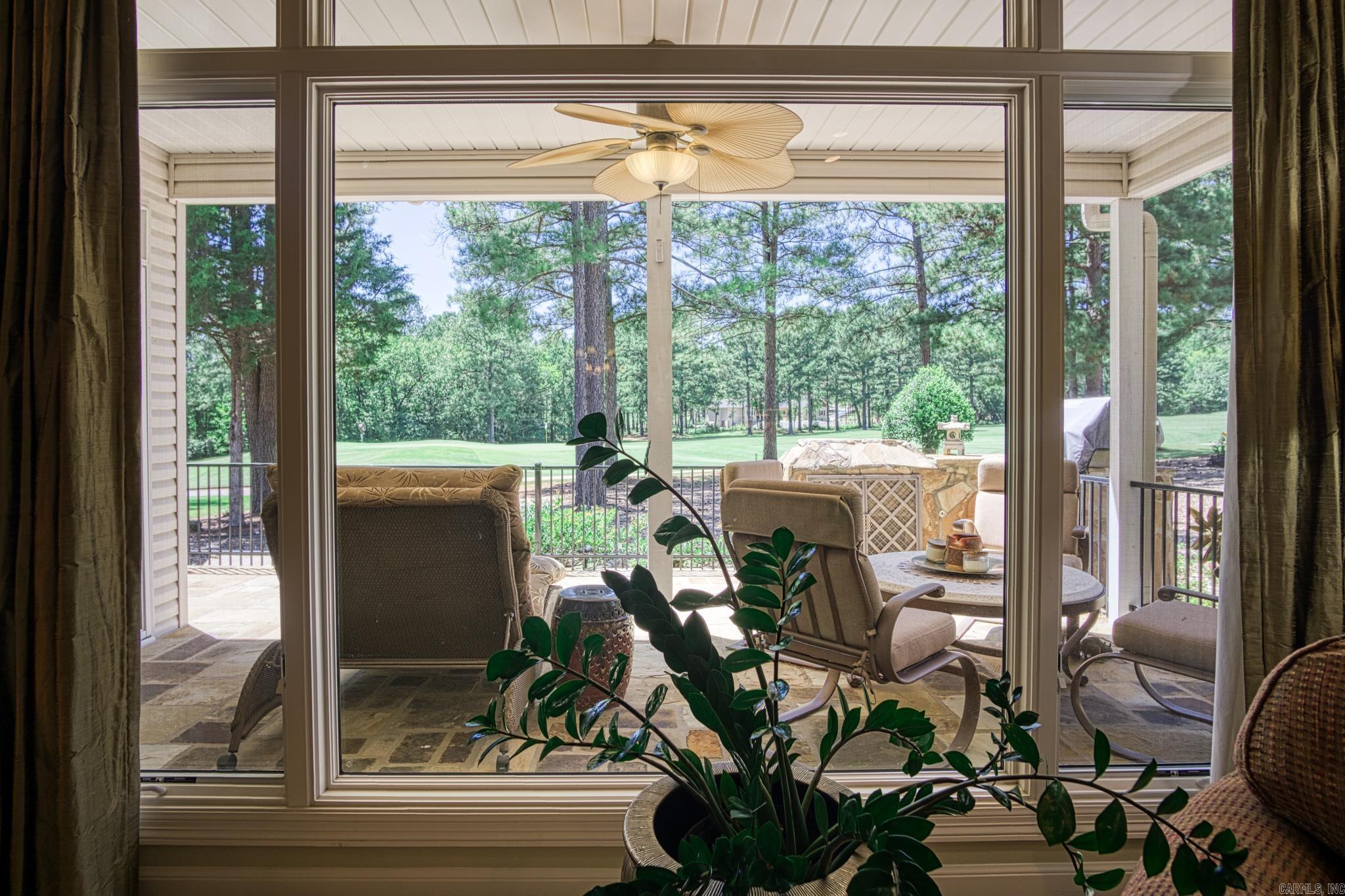 ISABELLA COURTS - Residential