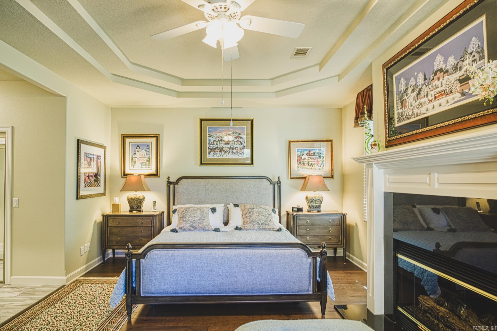 ISABELLA COURTS - Residential