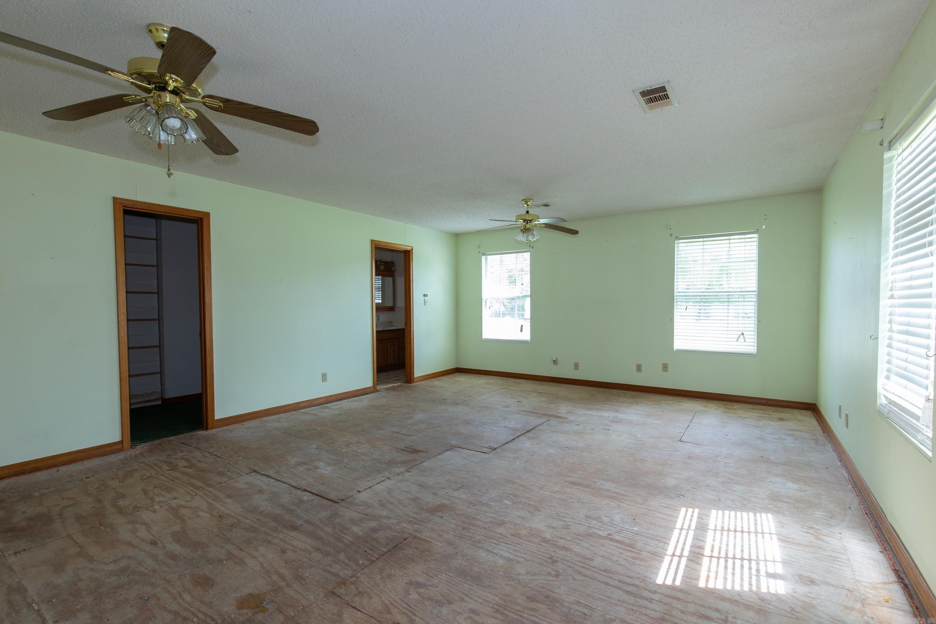 HENRYS EST TO JACK - Residential