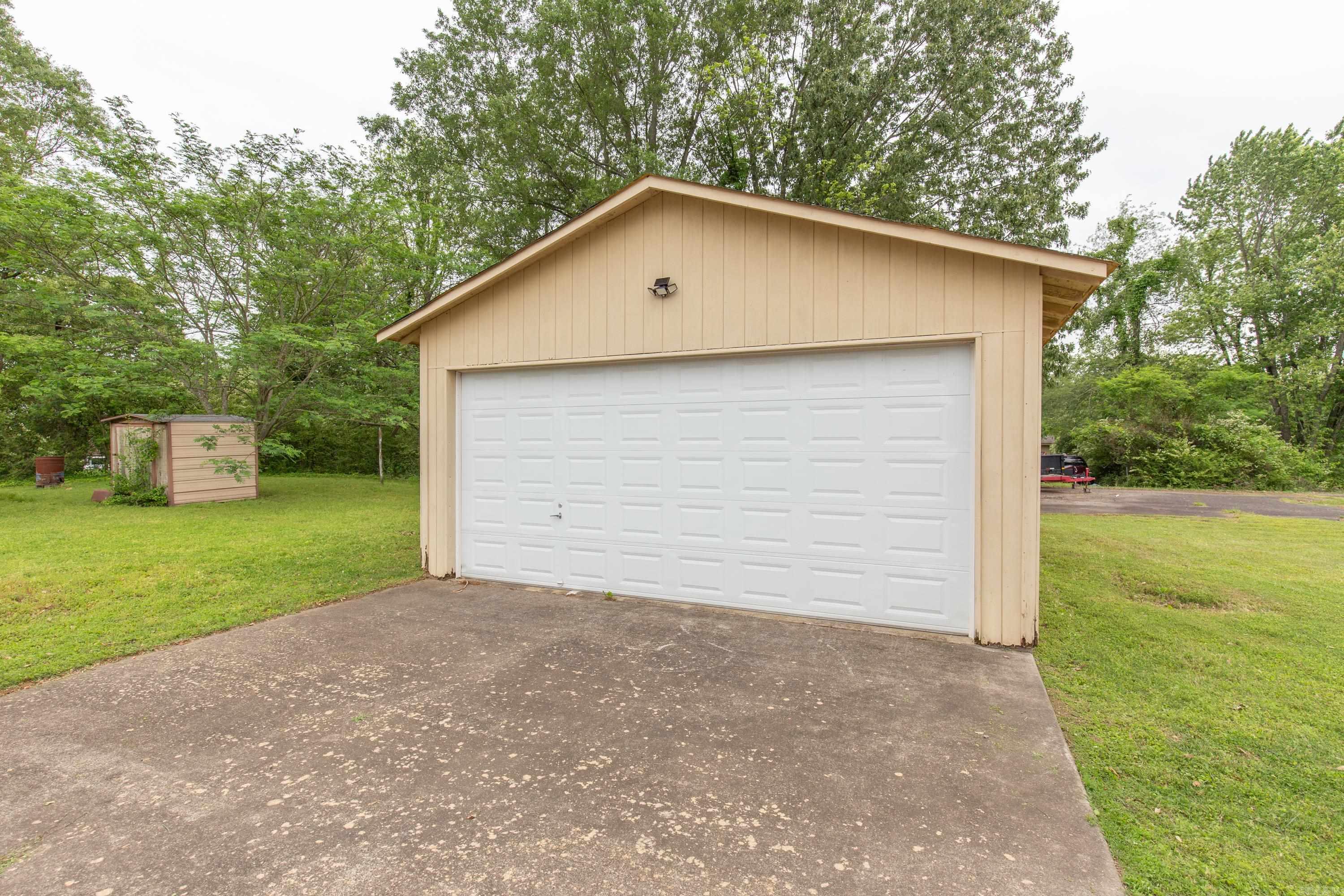 HENRYS EST TO JACK - Residential