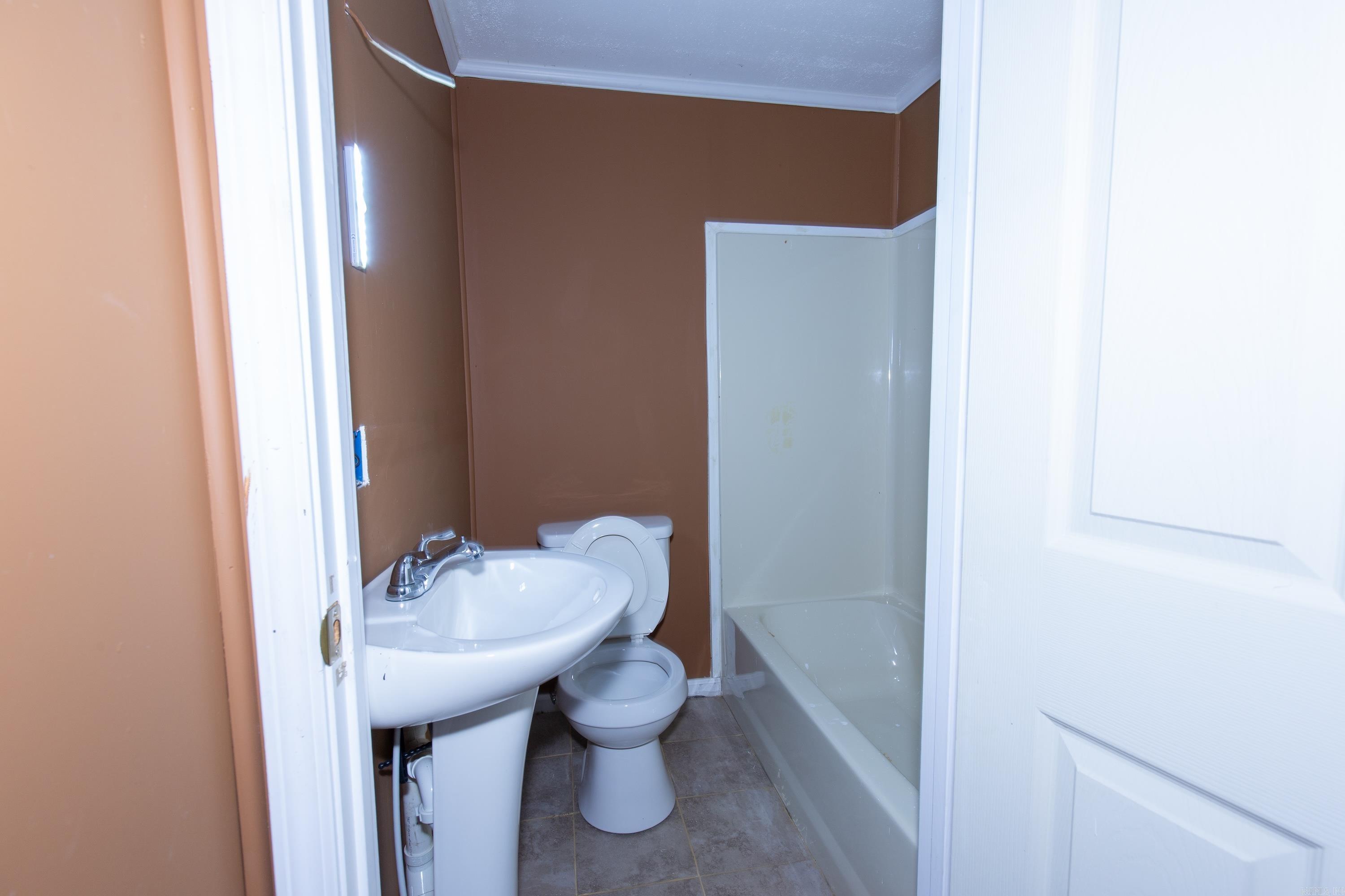 HENRYS EST TO JACK - Residential