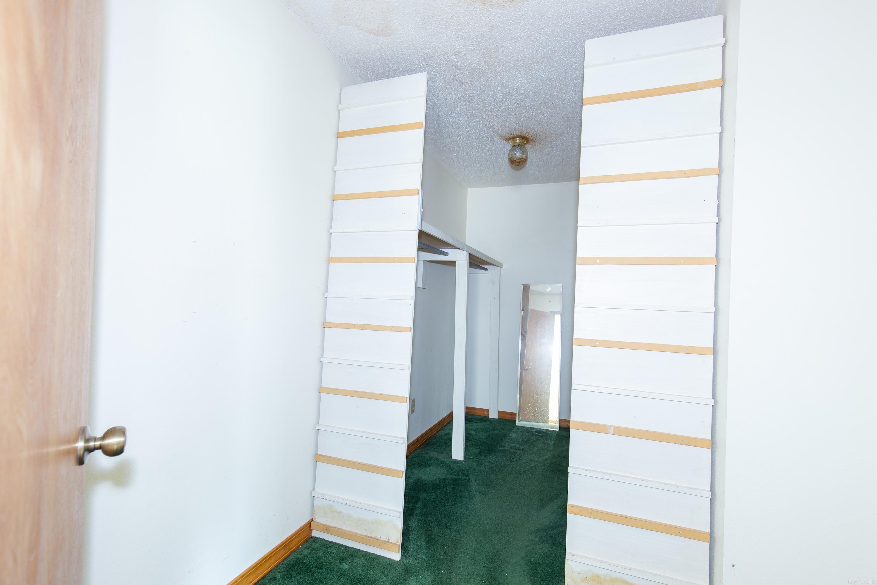 HENRYS EST TO JACK - Residential