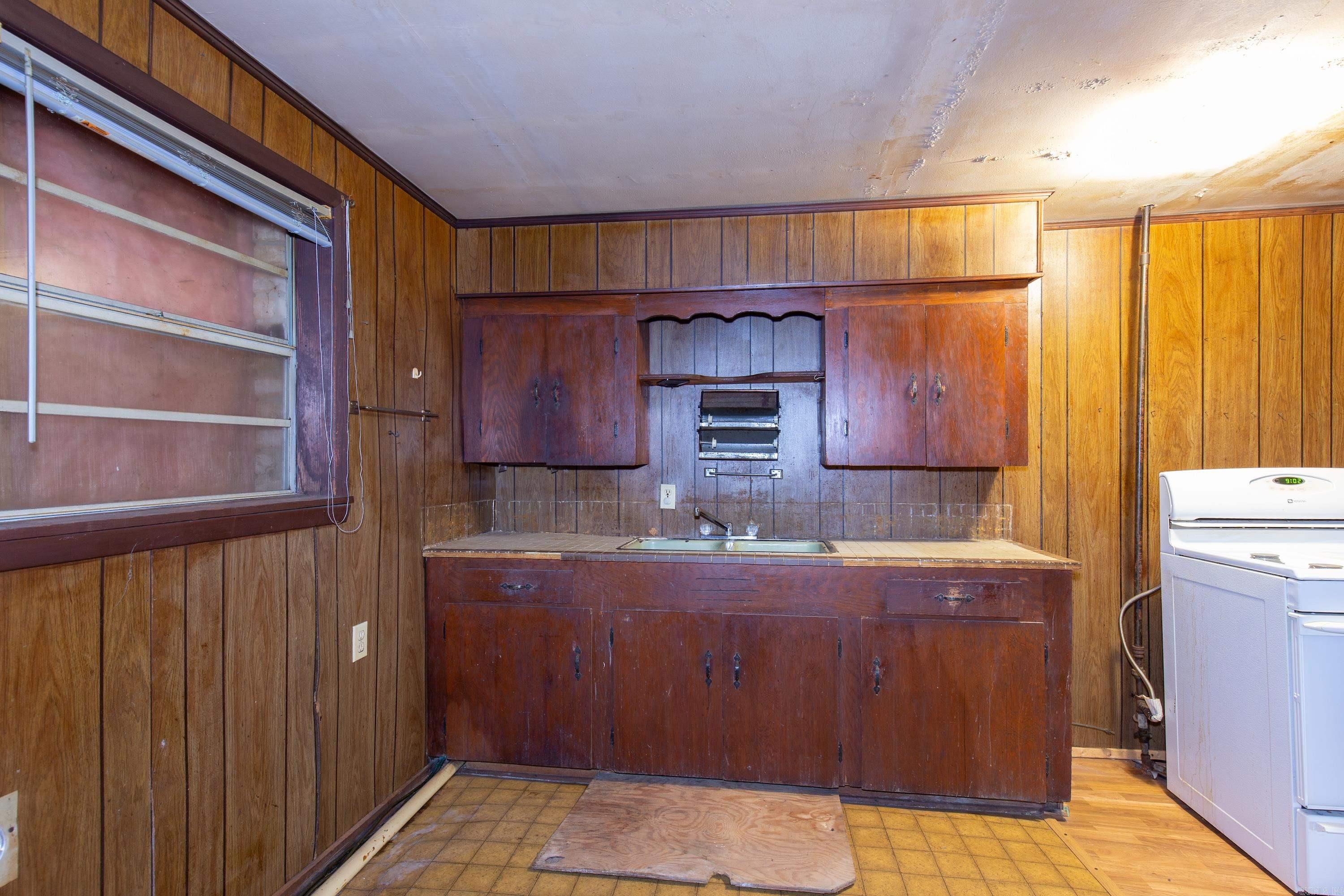 HENRYS EST TO JACK - Residential