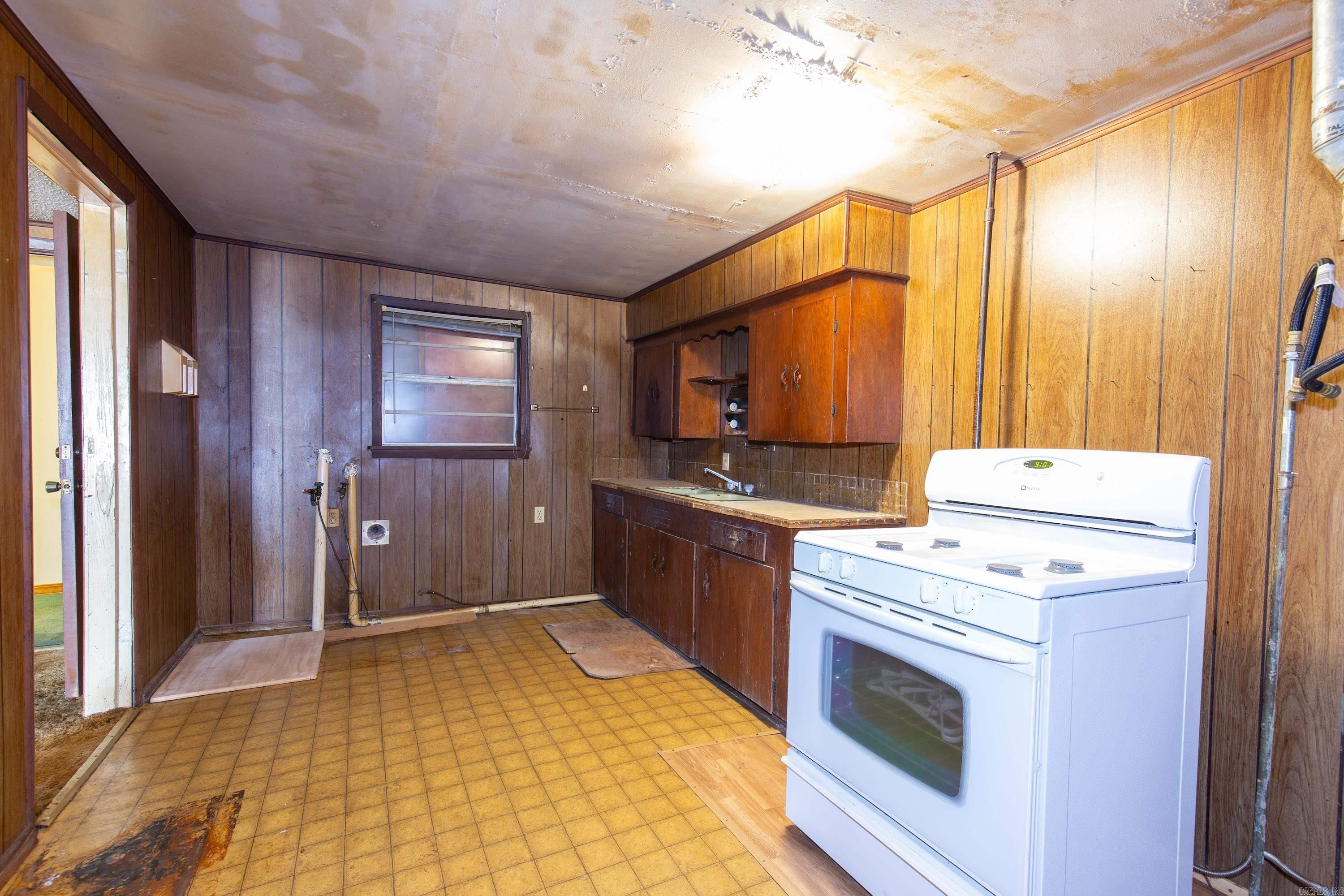 HENRYS EST TO JACK - Residential