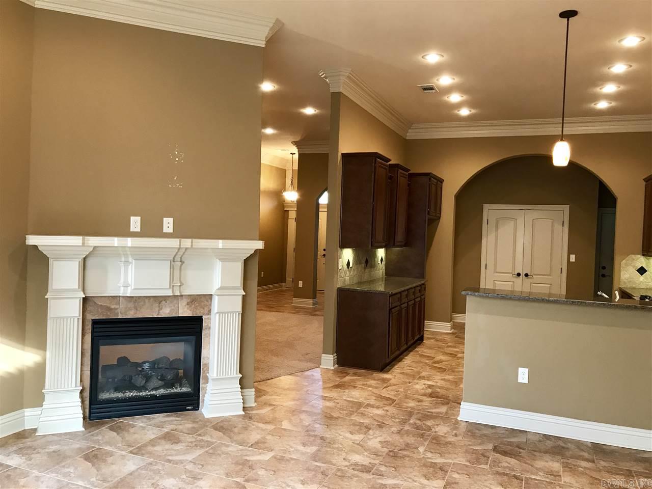 COUNTRY CLUB OF ARK THE - Residential Lease