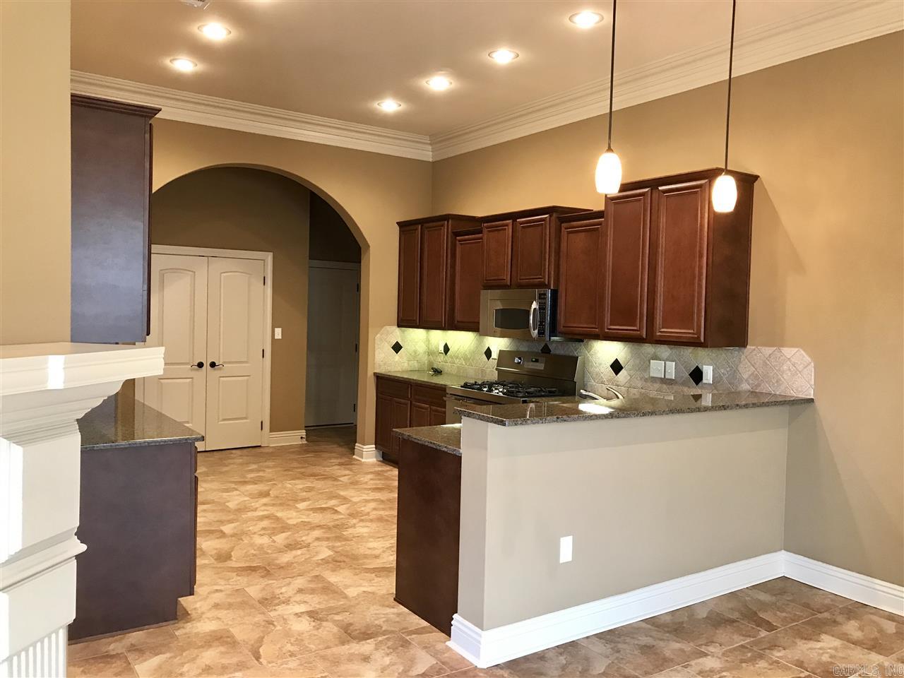 COUNTRY CLUB OF ARK THE - Residential Lease