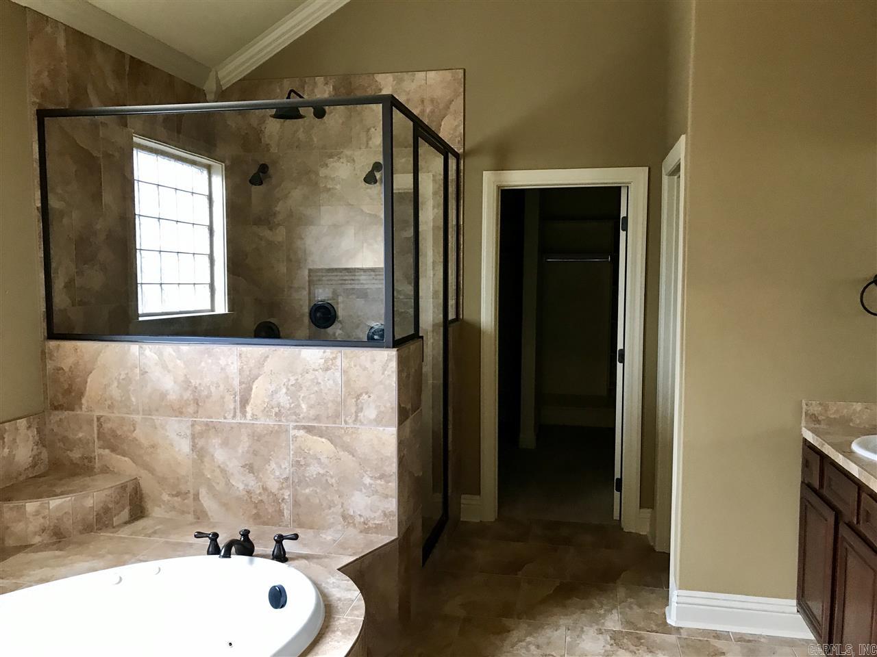 COUNTRY CLUB OF ARK THE - Residential Lease