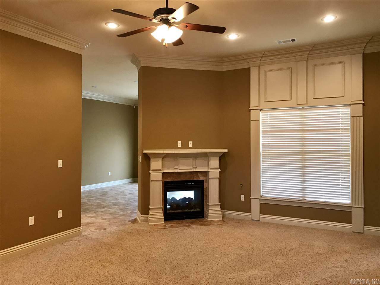 COUNTRY CLUB OF ARK THE - Residential Lease