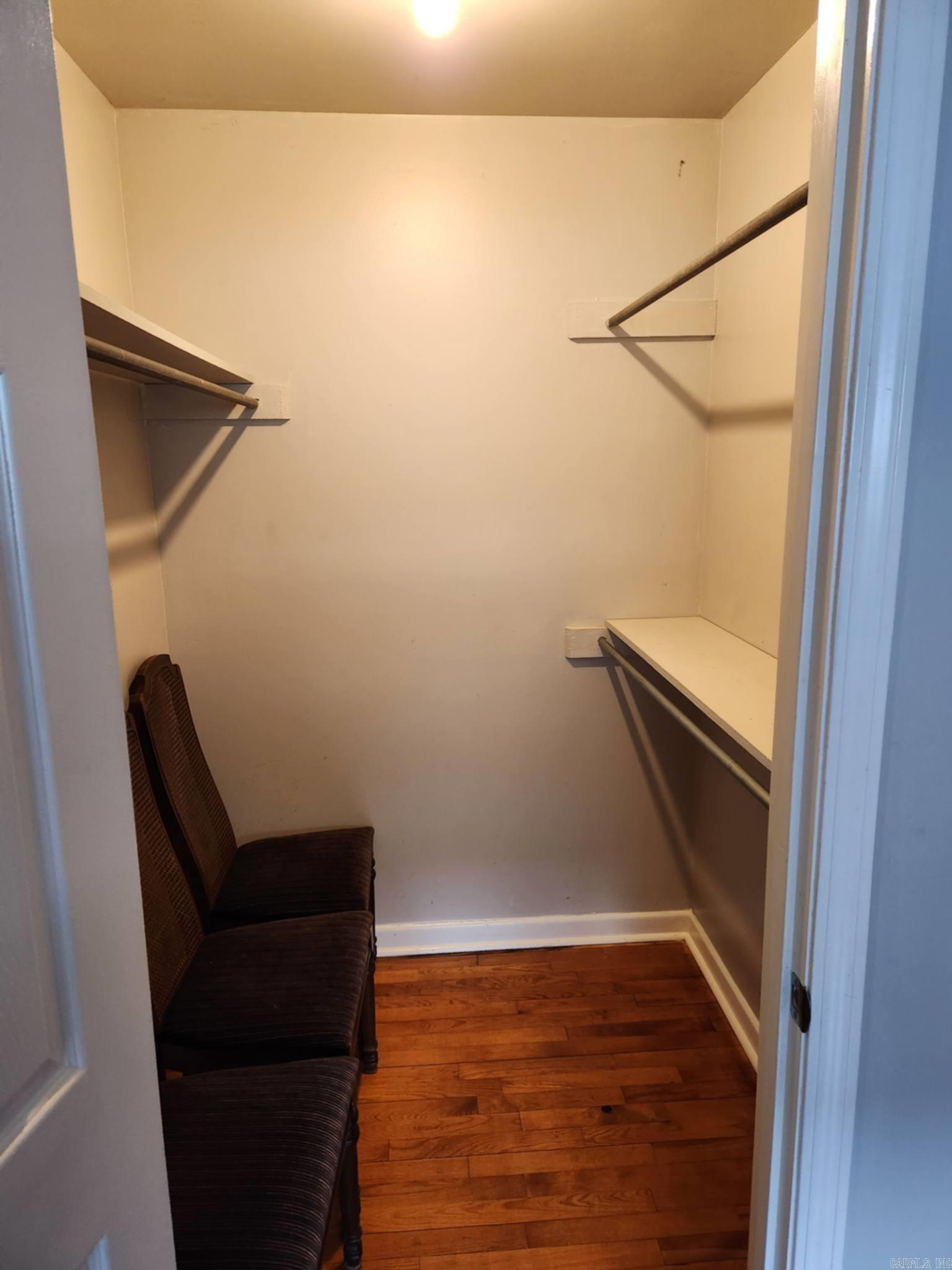 TROUTT - Residential