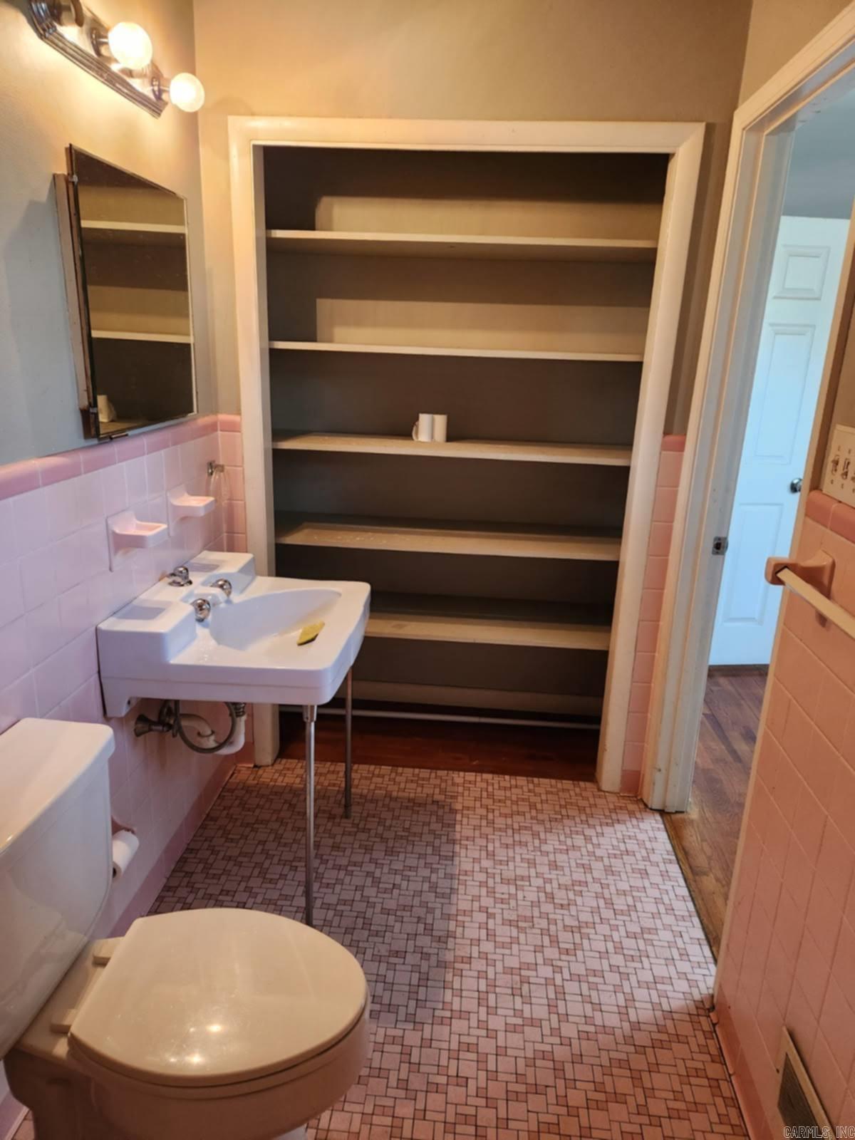 TROUTT - Residential