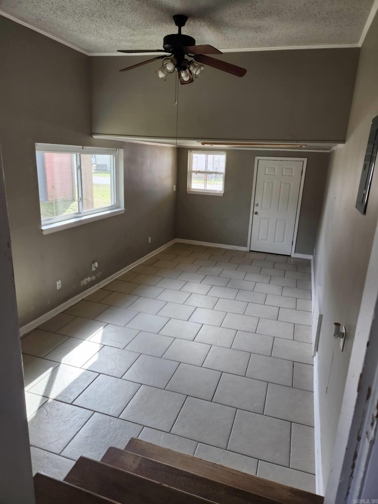 TROUTT - Residential