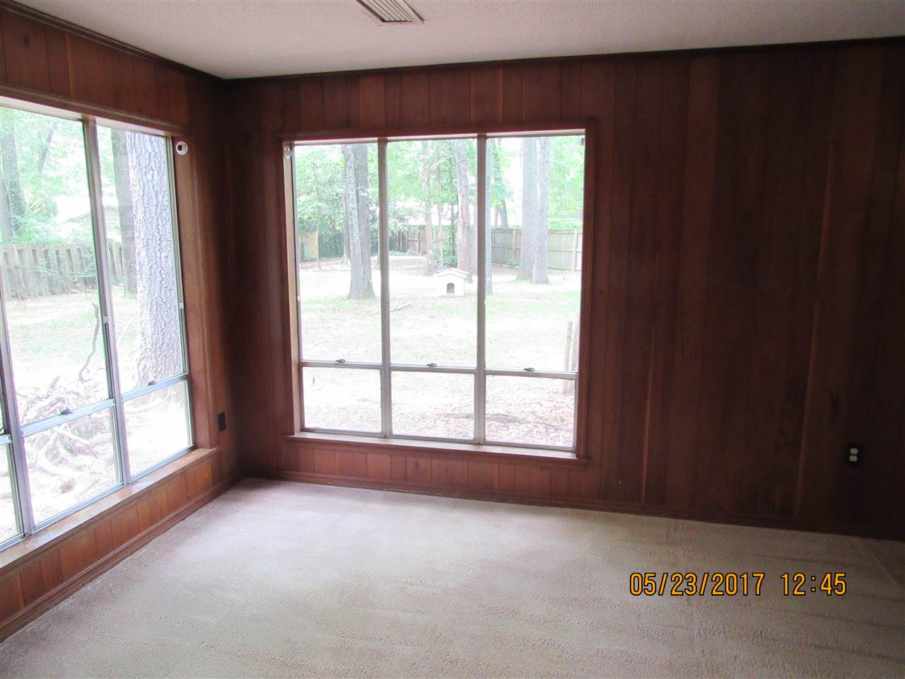 Smokin Oaks - Residential Lease