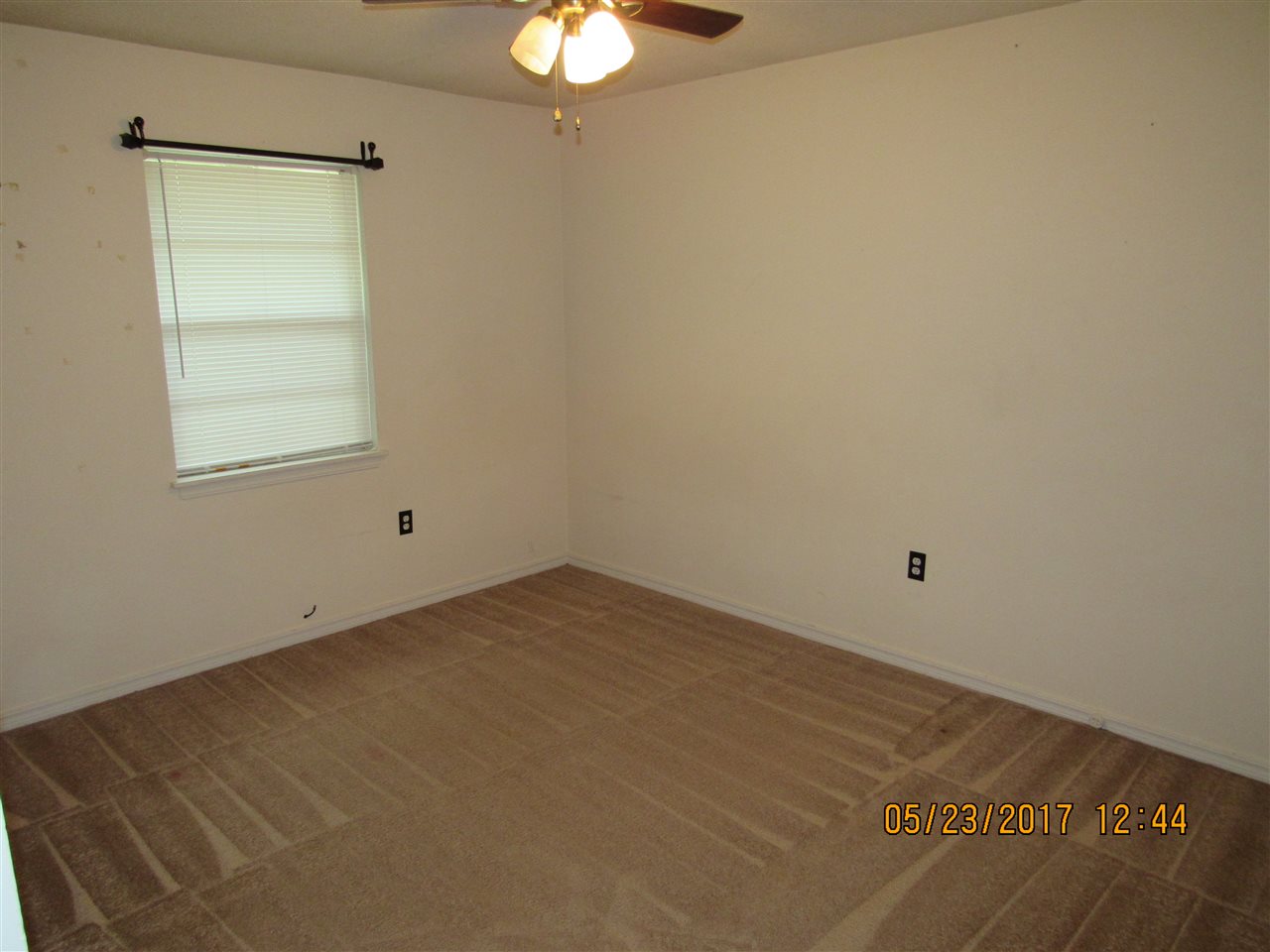 Smokin Oaks - Residential Lease