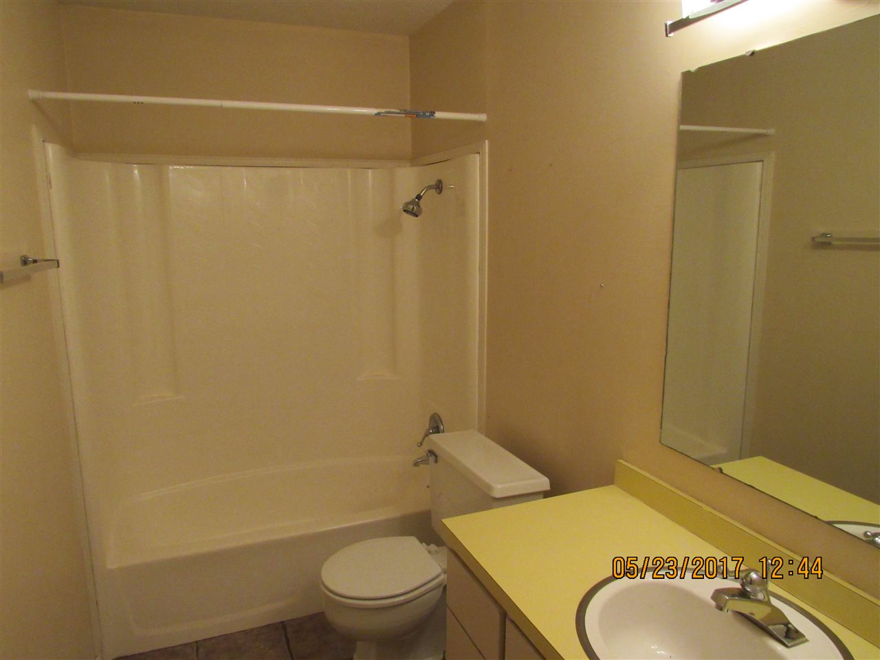 Smokin Oaks - Residential Lease