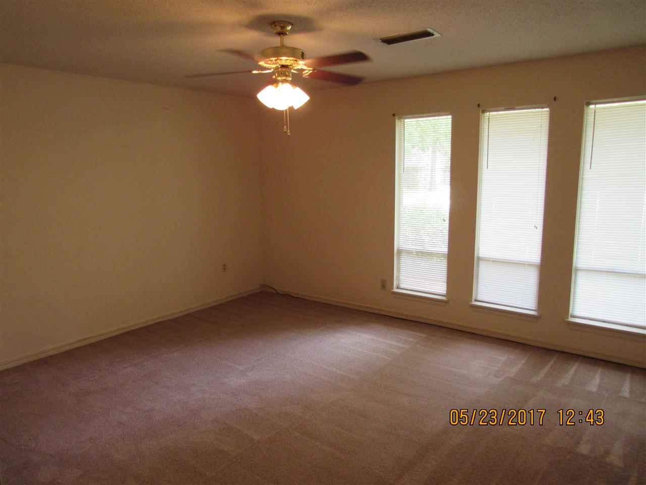 Smokin Oaks - Residential Lease