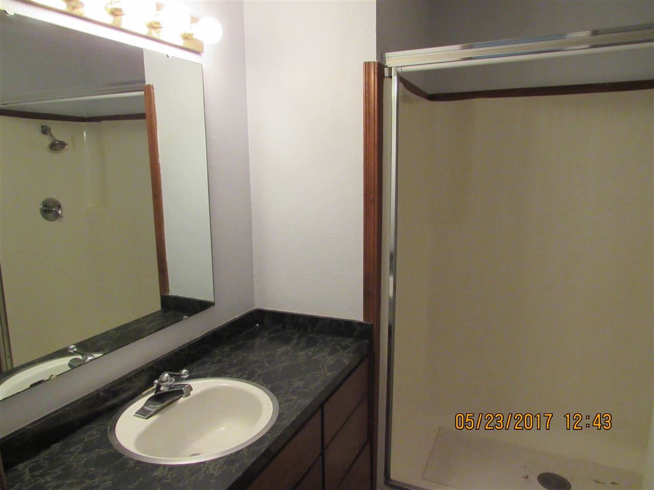 Smokin Oaks - Residential Lease