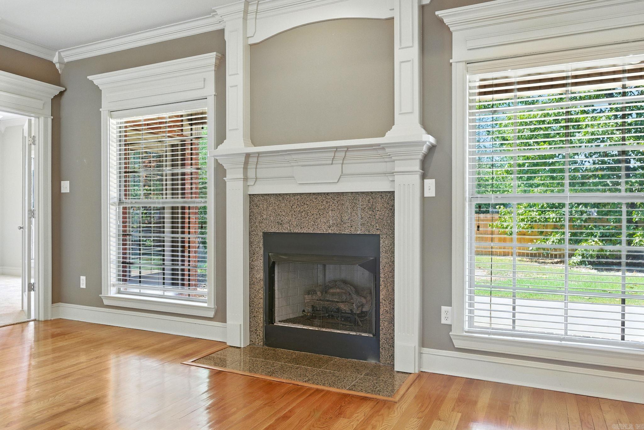 COUNTRY CLUB OF ARK THE - Residential