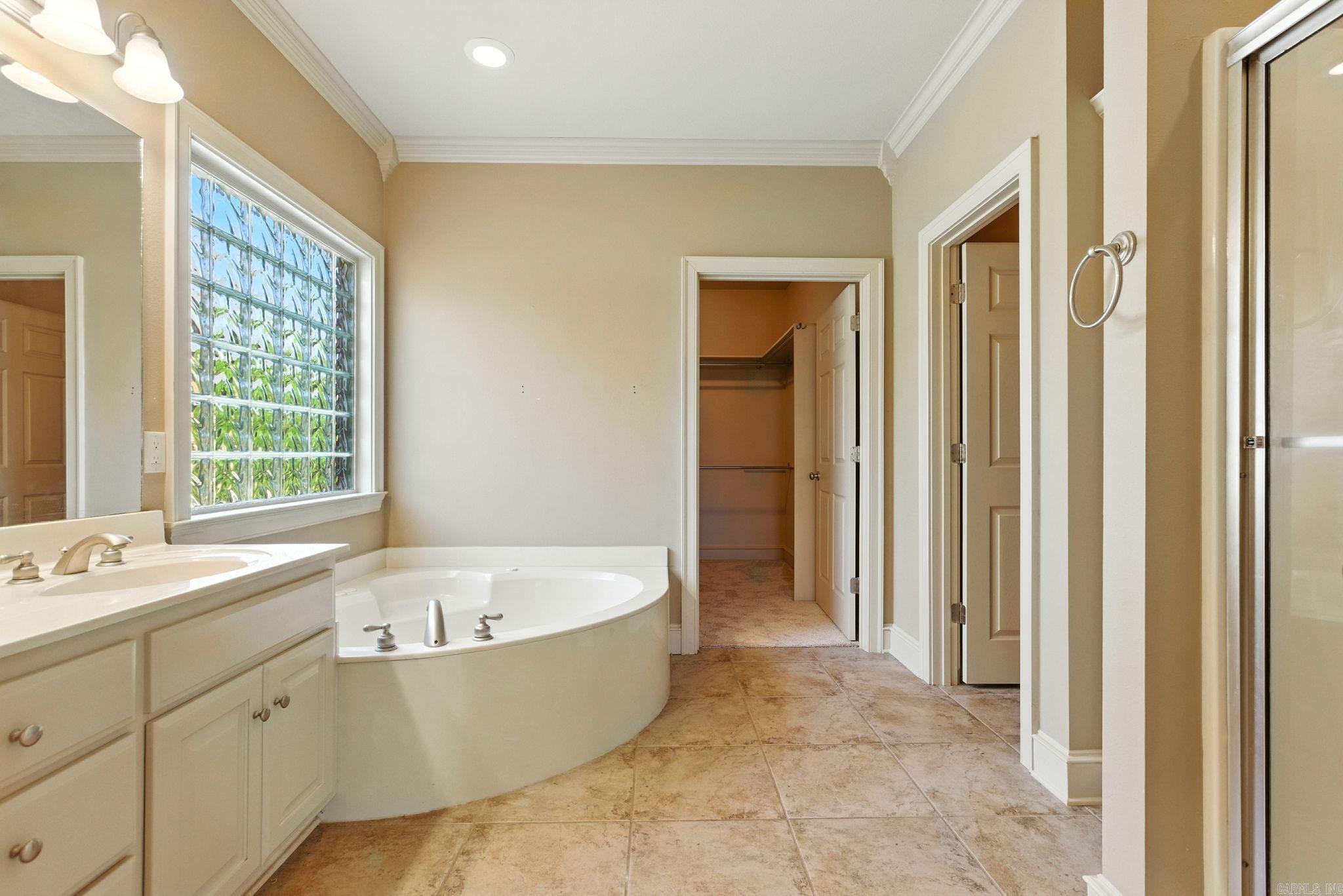 COUNTRY CLUB OF ARK THE - Residential