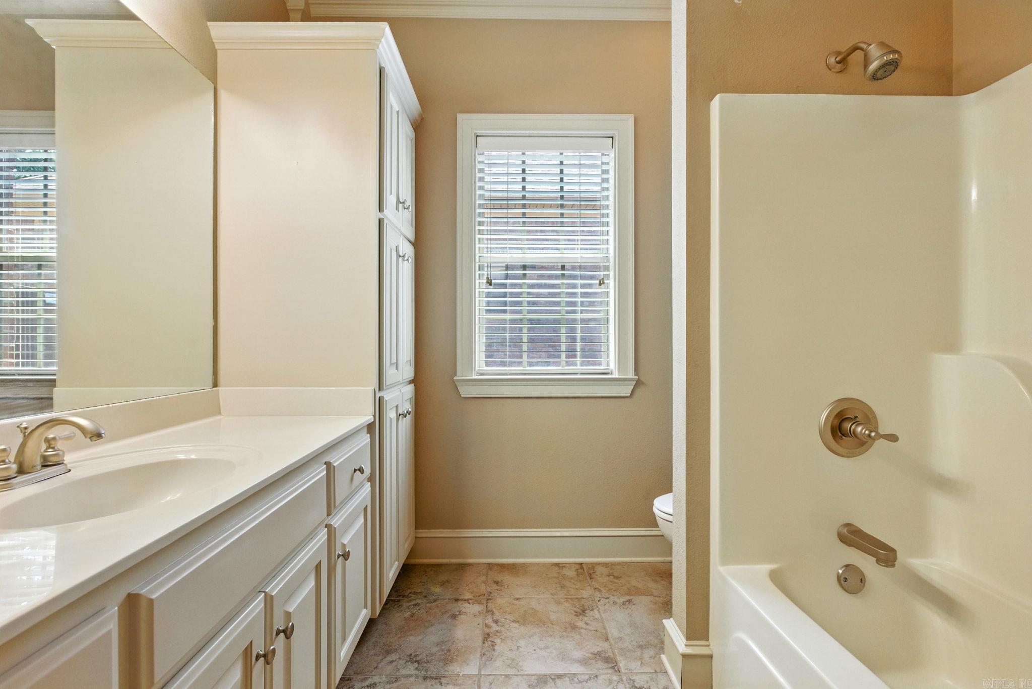 COUNTRY CLUB OF ARK THE - Residential