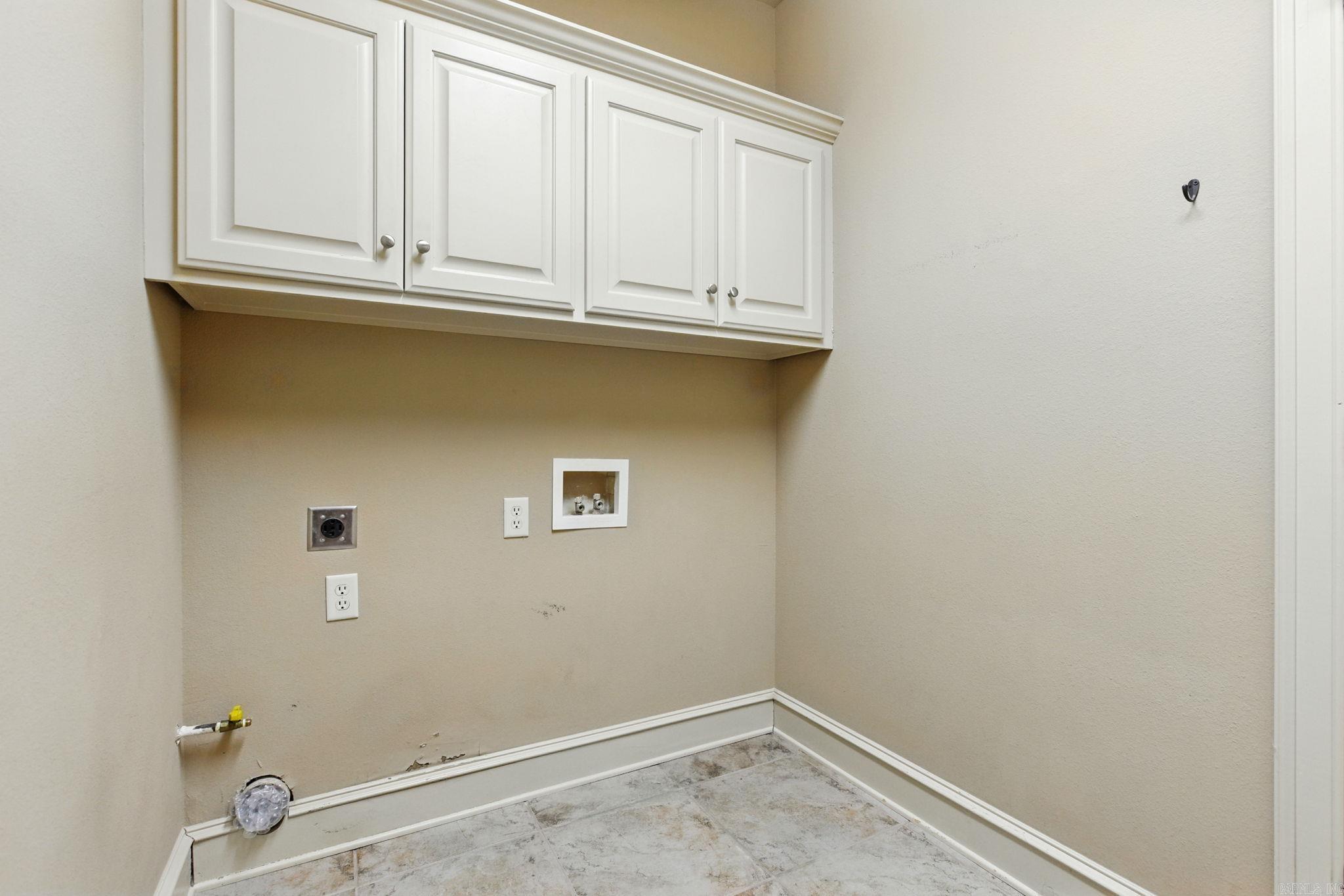 COUNTRY CLUB OF ARK THE - Residential