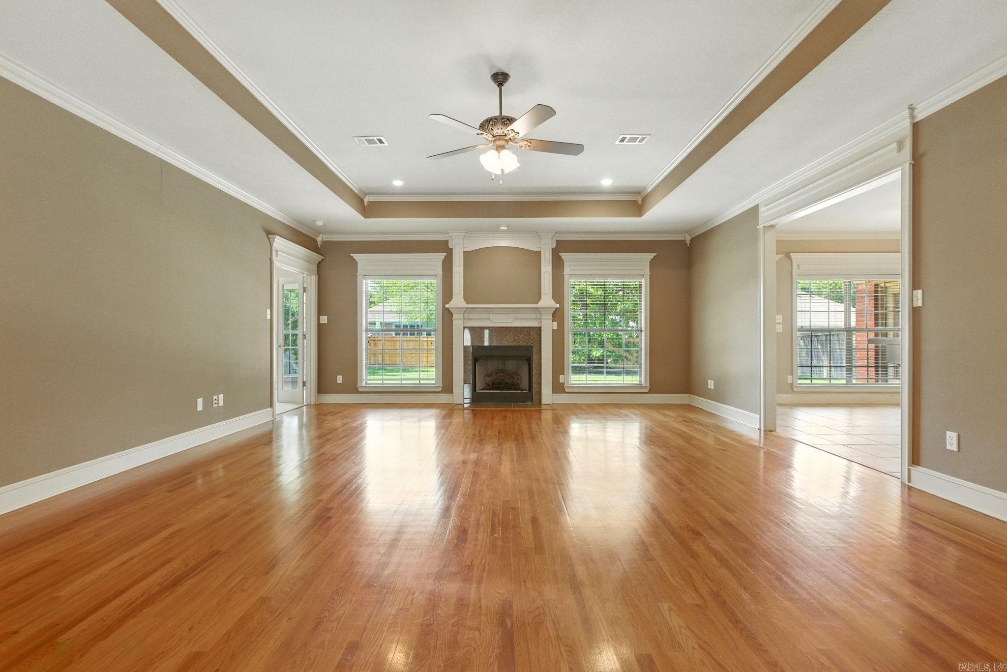 COUNTRY CLUB OF ARK THE - Residential